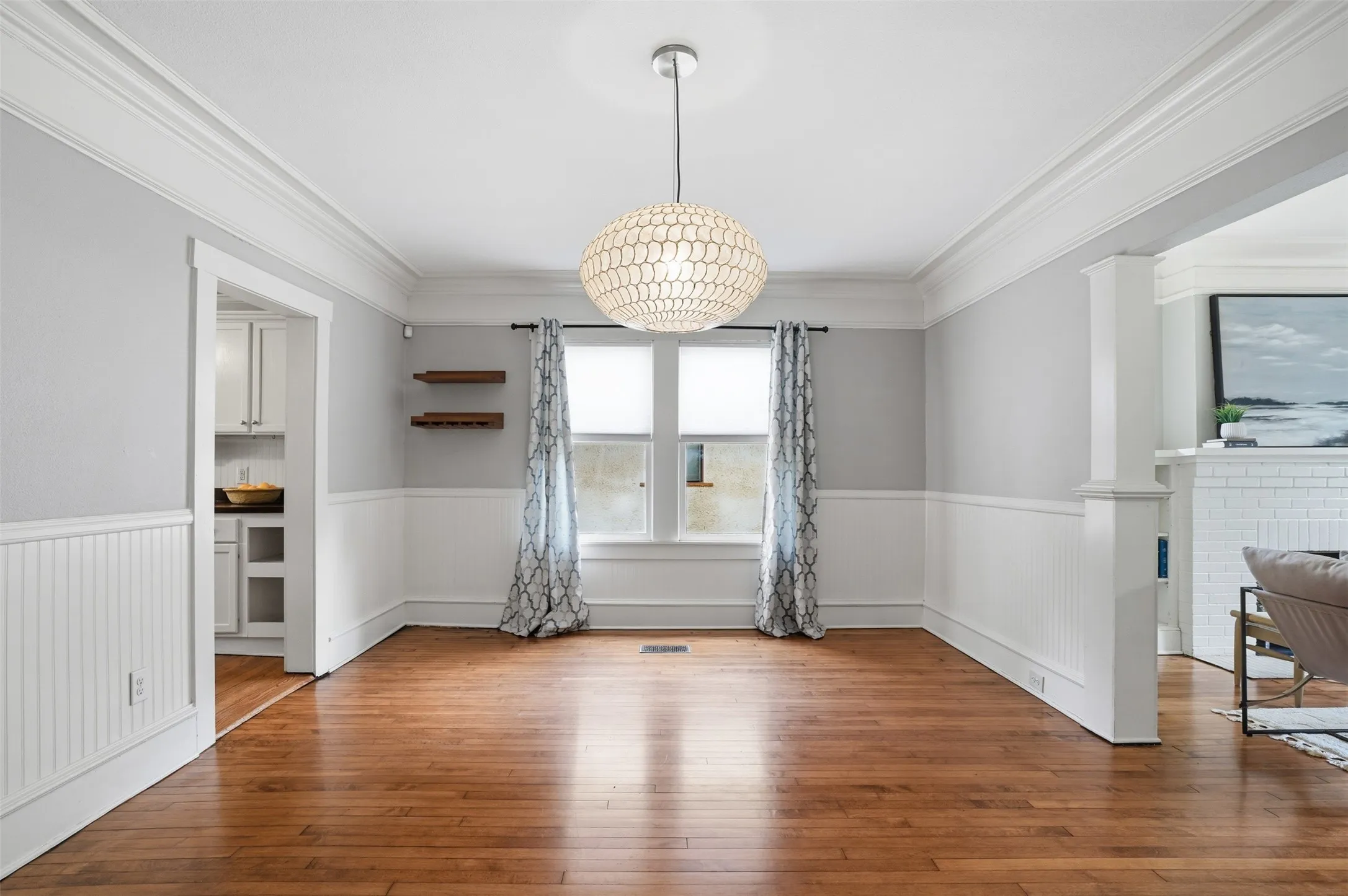 Single Family Residence For Sale in Tarrant County , 2212 Hurley Avenue, Fort Worth, Texas 76110, 4 Bedroom, 2 Bathroom, Garage spaces, 2,498 Sqft, built in 1911, mls#21260652, Real Estate Agent in Fort Worth, Homes For Sale in Tarrant county, Homes For Sale in Fort Worth, Realtor in Fort Worth Texas, Real Estate Brokerage Independent Realty Texas, Luminita Cordes Realtor