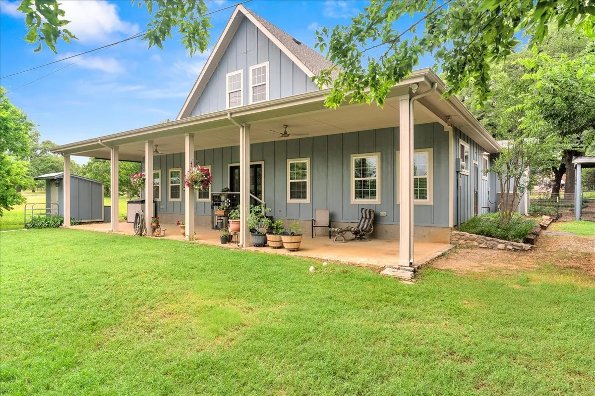 Single Family Residence For Sale in Johnson County , 11024 County Road 528, Mansfield, Texas 76063, 4 Bedroom, 3 Bathroom, Garage spaces, 2,910 Sqft, built in 2015, mls#21254431, Real Estate Agent in Mansfield, Homes For Sale in Johnson county, Homes For Sale in Mansfield, Realtor in Mansfield Texas, Real Estate Brokerage Independent Realty Texas, Luminita Cordes Realtor