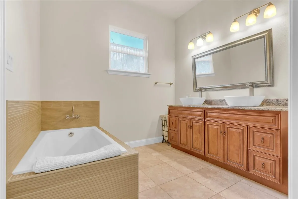 Single Family Residence For Sale in Johnson County , 11024 County Road 528, Mansfield, Texas 76063, 4 Bedroom, 3 Bathroom, Garage spaces, 2,910 Sqft, built in 2015, mls#21254431, Real Estate Agent in Mansfield, Homes For Sale in Johnson county, Homes For Sale in Mansfield, Realtor in Mansfield Texas, Real Estate Brokerage Independent Realty Texas, Luminita Cordes Realtor