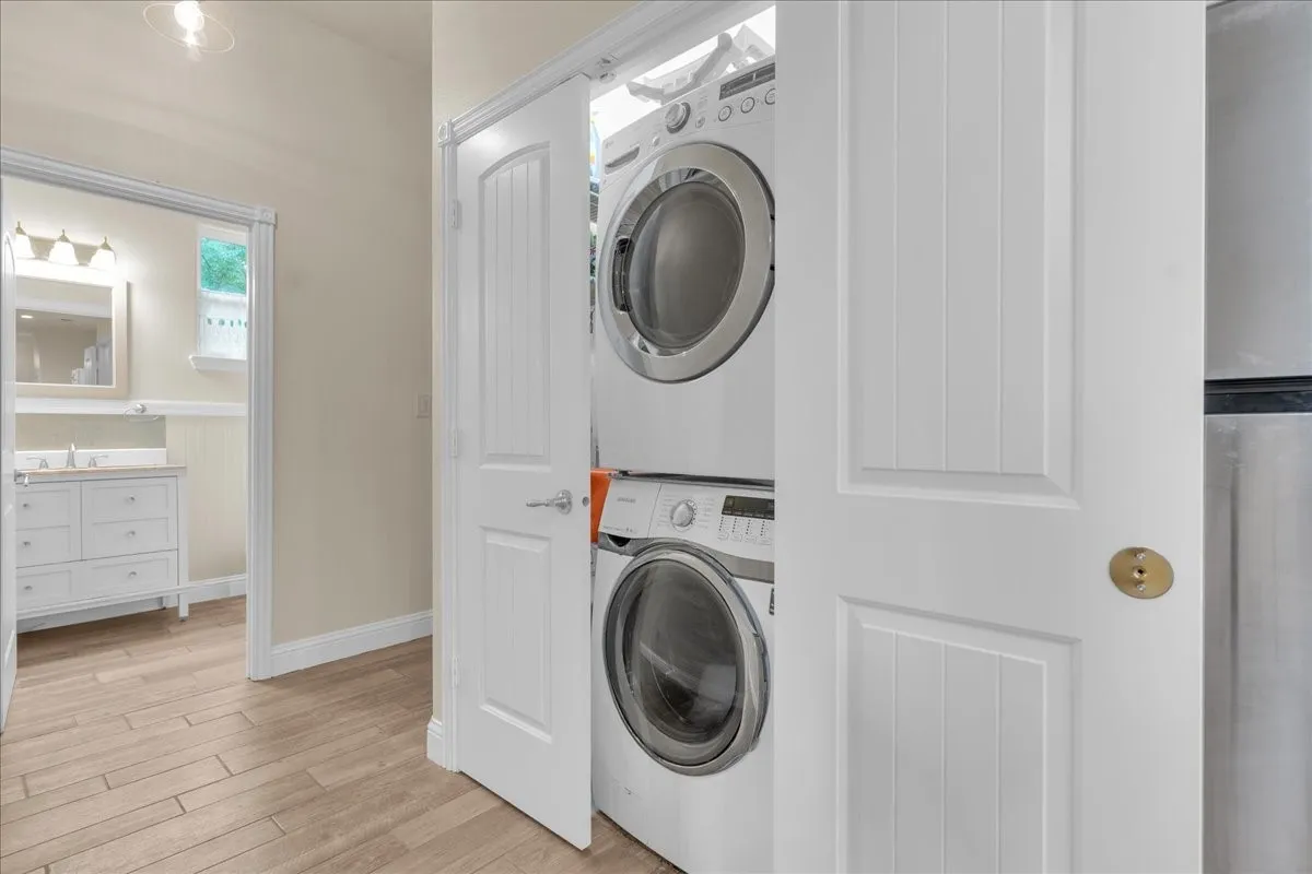 Single Family Residence For Sale in Johnson County , 11024 County Road 528, Mansfield, Texas 76063, 4 Bedroom, 3 Bathroom, Garage spaces, 2,910 Sqft, built in 2015, mls#21254431, Real Estate Agent in Mansfield, Homes For Sale in Johnson county, Homes For Sale in Mansfield, Realtor in Mansfield Texas, Real Estate Brokerage Independent Realty Texas, Luminita Cordes Realtor