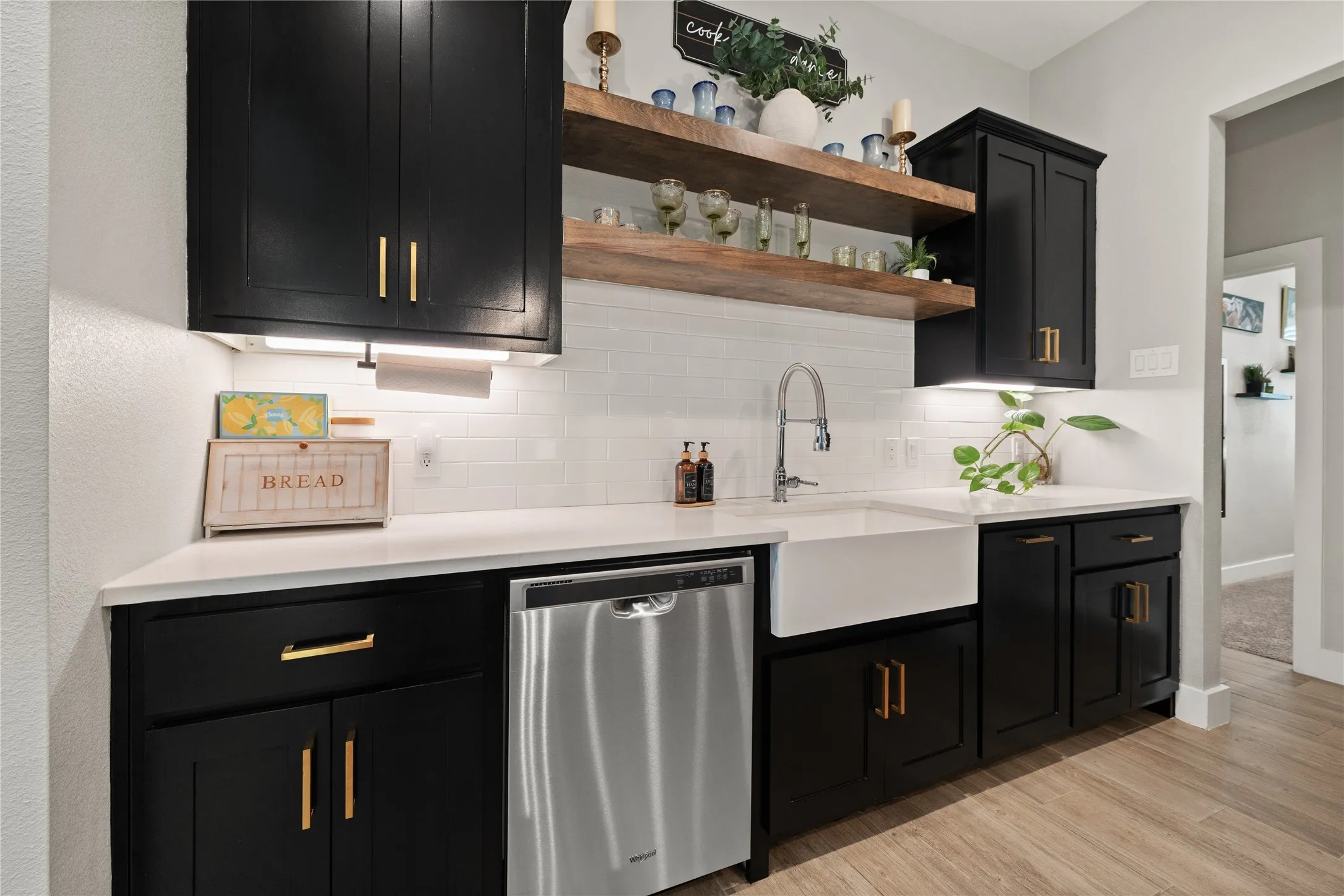 Single Family Residence For Sale in Parker County , 400 Adell Circle, Weatherford, Texas 76088, 4 Bedroom, 3 Bathroom, 3 Garage spaces, 2,482 Sqft, built in 2021, mls#21267670, Real Estate Agent in Weatherford, Homes For Sale in Parker county, Homes For Sale in Weatherford, Realtor in Weatherford Texas, Real Estate Brokerage Independent Realty Texas, Luminita Cordes Realtor