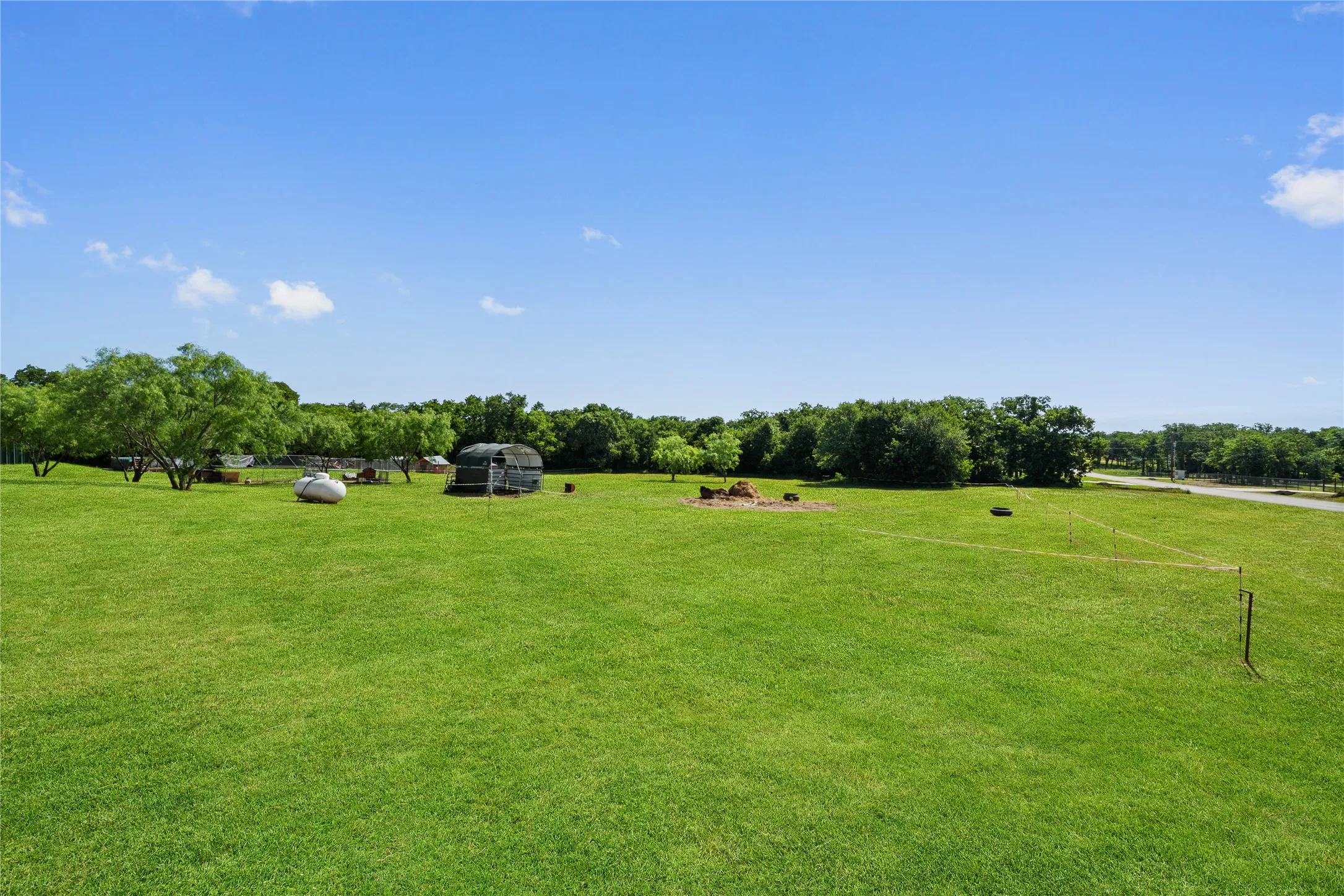 Single Family Residence For Sale in Parker County , 400 Adell Circle, Weatherford, Texas 76088, 4 Bedroom, 3 Bathroom, 3 Garage spaces, 2,482 Sqft, built in 2021, mls#21267670, Real Estate Agent in Weatherford, Homes For Sale in Parker county, Homes For Sale in Weatherford, Realtor in Weatherford Texas, Real Estate Brokerage Independent Realty Texas, Luminita Cordes Realtor