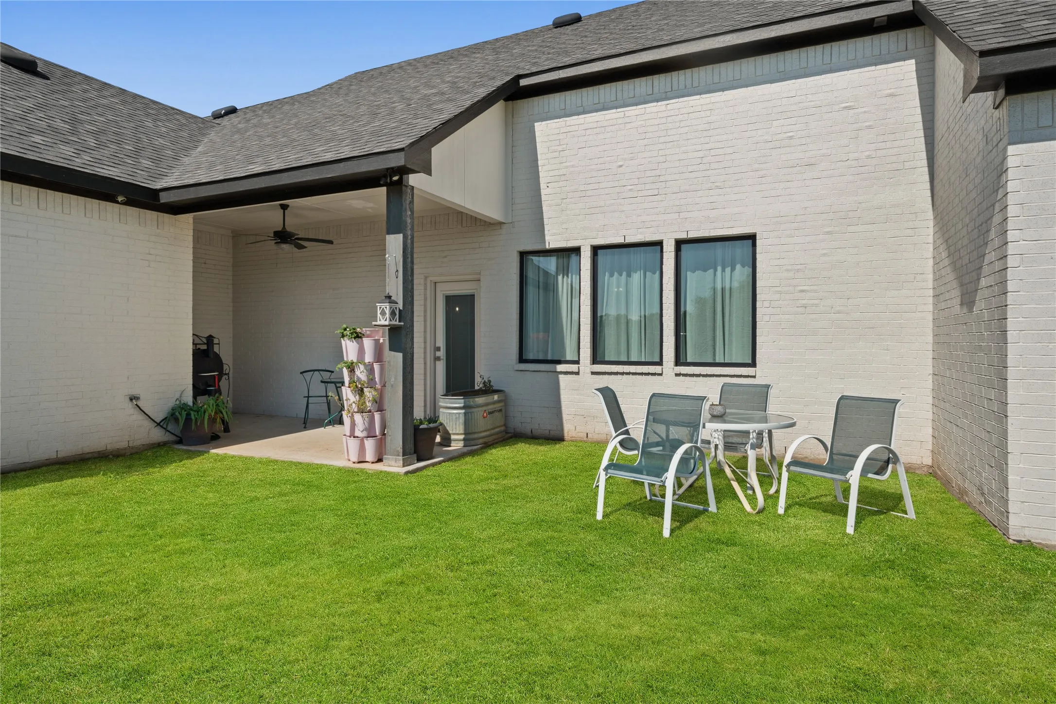 Single Family Residence For Sale in Parker County , 400 Adell Circle, Weatherford, Texas 76088, 4 Bedroom, 3 Bathroom, 3 Garage spaces, 2,482 Sqft, built in 2021, mls#21267670, Real Estate Agent in Weatherford, Homes For Sale in Parker county, Homes For Sale in Weatherford, Realtor in Weatherford Texas, Real Estate Brokerage Independent Realty Texas, Luminita Cordes Realtor