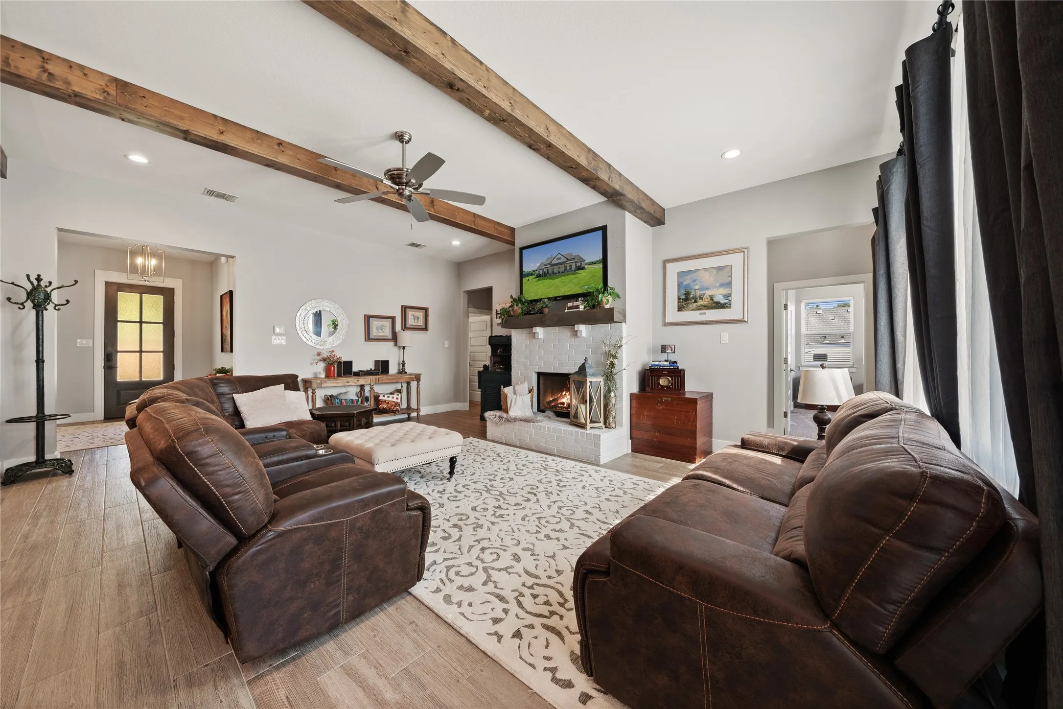 Single Family Residence For Sale in Parker County , 400 Adell Circle, Weatherford, Texas 76088, 4 Bedroom, 3 Bathroom, 3 Garage spaces, 2,482 Sqft, built in 2021, mls#21267670, Real Estate Agent in Weatherford, Homes For Sale in Parker county, Homes For Sale in Weatherford, Realtor in Weatherford Texas, Real Estate Brokerage Independent Realty Texas, Luminita Cordes Realtor