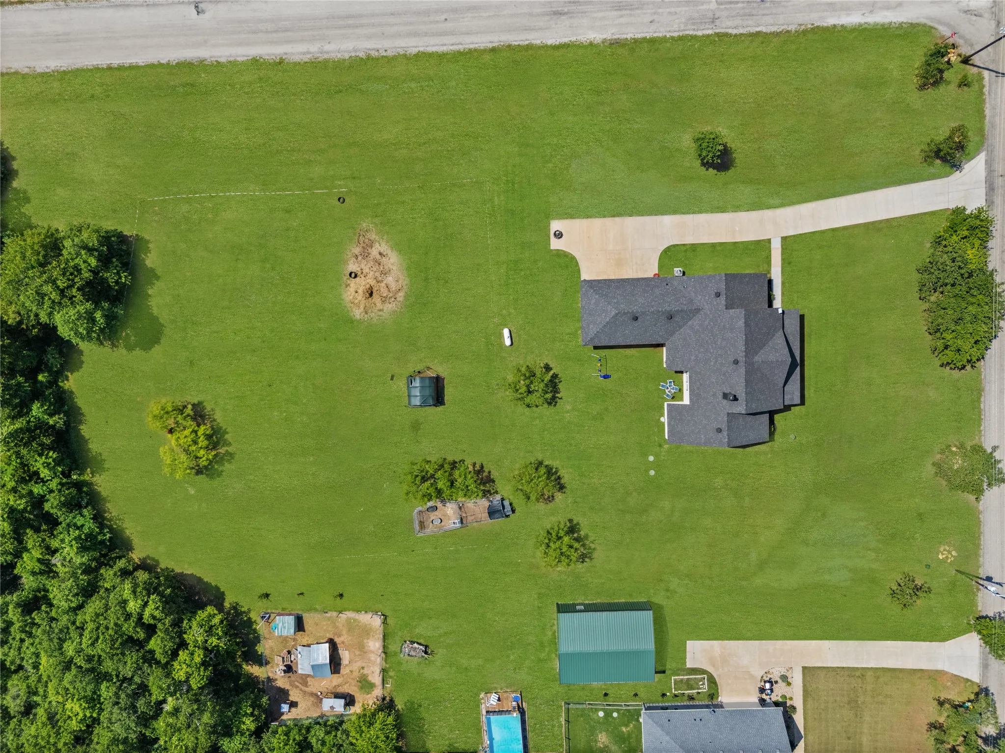Single Family Residence For Sale in Parker County , 400 Adell Circle, Weatherford, Texas 76088, 4 Bedroom, 3 Bathroom, 3 Garage spaces, 2,482 Sqft, built in 2021, mls#21267670, Real Estate Agent in Weatherford, Homes For Sale in Parker county, Homes For Sale in Weatherford, Realtor in Weatherford Texas, Real Estate Brokerage Independent Realty Texas, Luminita Cordes Realtor