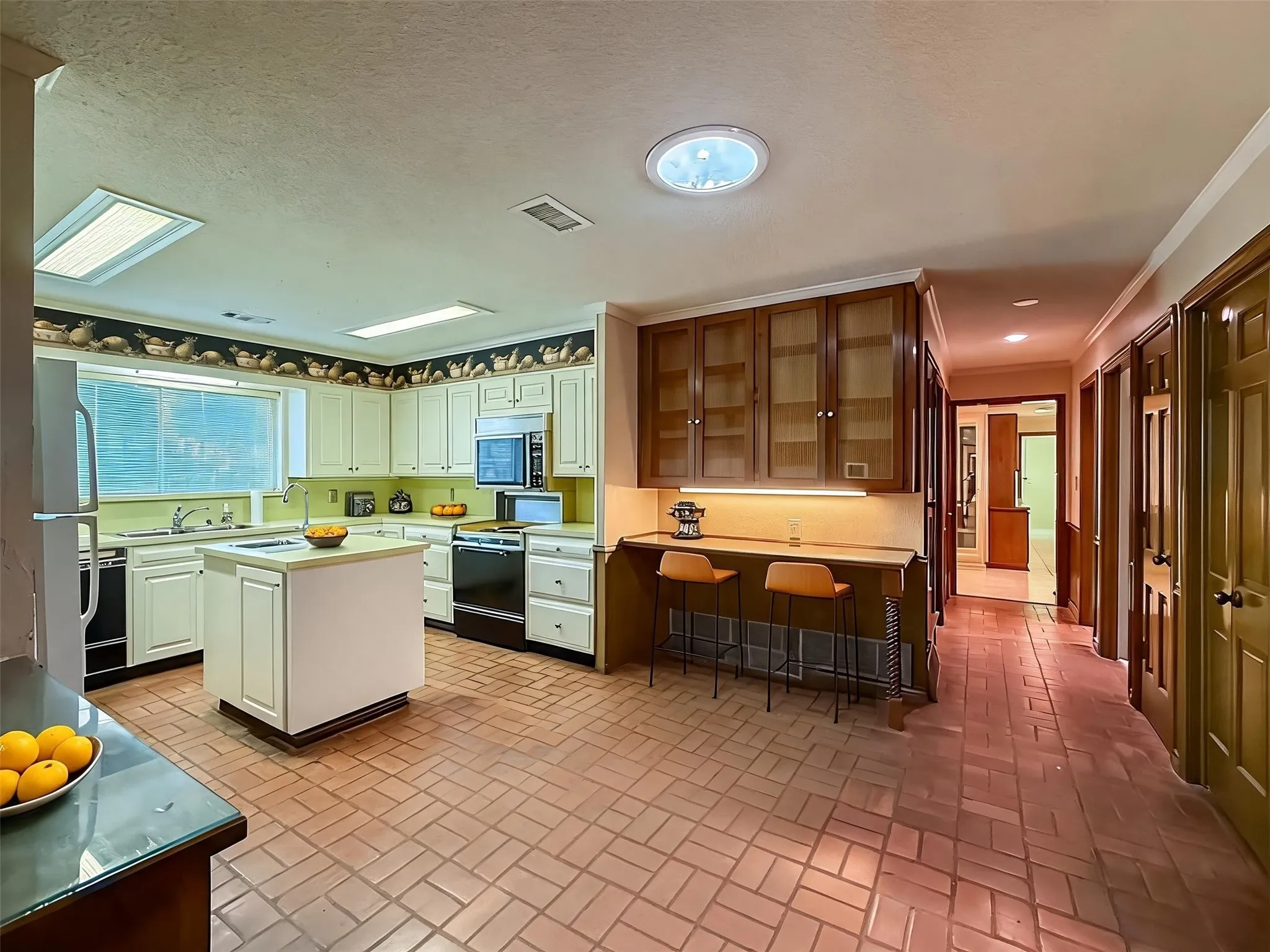 Single Family Residence For Sale in Denton County , 13001 Stonebridge Road, Argyle, Texas 76226, 5 Bedroom, 6 Bathroom, 3 Garage spaces, 4,437 Sqft, built in 1974, mls#21267488, Real Estate Agent in Argyle, Homes For Sale in Denton county, Homes For Sale in Argyle, Realtor in Argyle Texas, Real Estate Brokerage Independent Realty Texas, Luminita Cordes Realtor