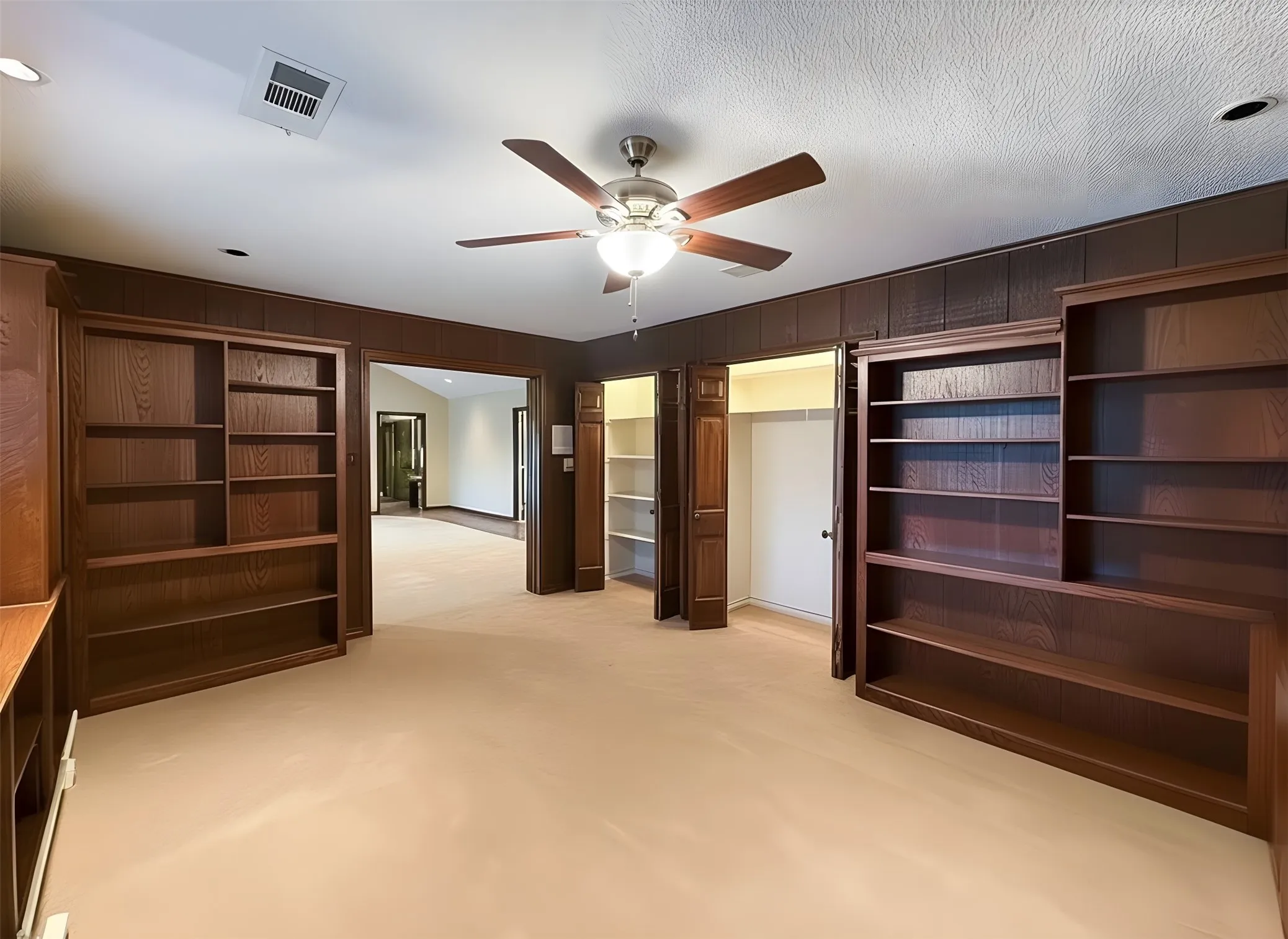 Single Family Residence For Sale in Denton County , 13001 Stonebridge Road, Argyle, Texas 76226, 5 Bedroom, 6 Bathroom, 3 Garage spaces, 4,437 Sqft, built in 1974, mls#21267488, Real Estate Agent in Argyle, Homes For Sale in Denton county, Homes For Sale in Argyle, Realtor in Argyle Texas, Real Estate Brokerage Independent Realty Texas, Luminita Cordes Realtor