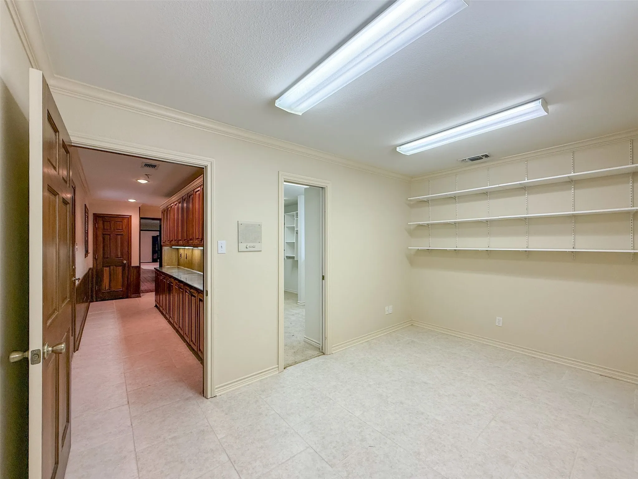 Single Family Residence For Sale in Denton County , 13001 Stonebridge Road, Argyle, Texas 76226, 5 Bedroom, 6 Bathroom, 3 Garage spaces, 4,437 Sqft, built in 1974, mls#21267488, Real Estate Agent in Argyle, Homes For Sale in Denton county, Homes For Sale in Argyle, Realtor in Argyle Texas, Real Estate Brokerage Independent Realty Texas, Luminita Cordes Realtor
