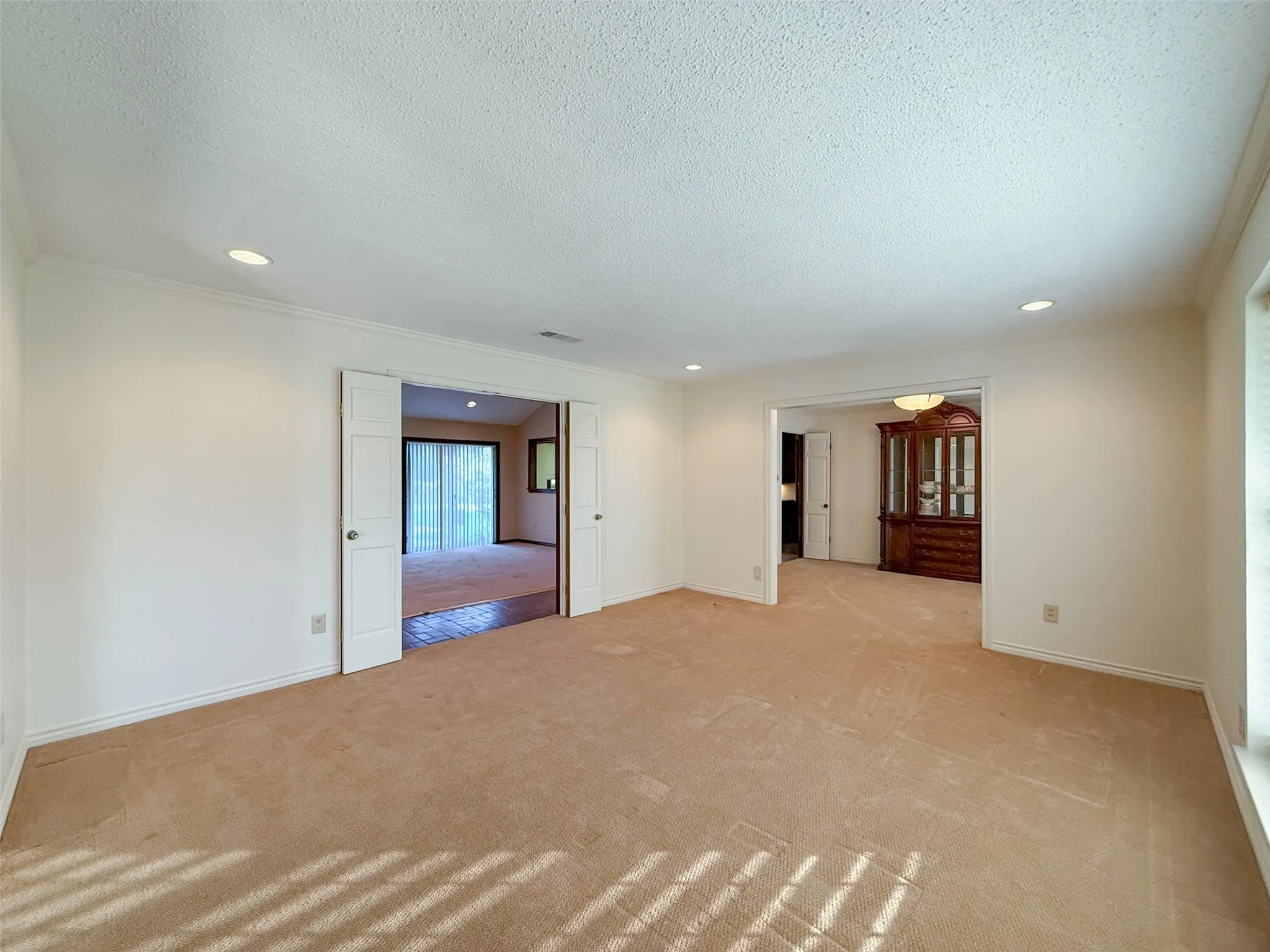 Single Family Residence For Sale in Denton County , 13001 Stonebridge Road, Argyle, Texas 76226, 5 Bedroom, 6 Bathroom, 3 Garage spaces, 4,437 Sqft, built in 1974, mls#21267488, Real Estate Agent in Argyle, Homes For Sale in Denton county, Homes For Sale in Argyle, Realtor in Argyle Texas, Real Estate Brokerage Independent Realty Texas, Luminita Cordes Realtor