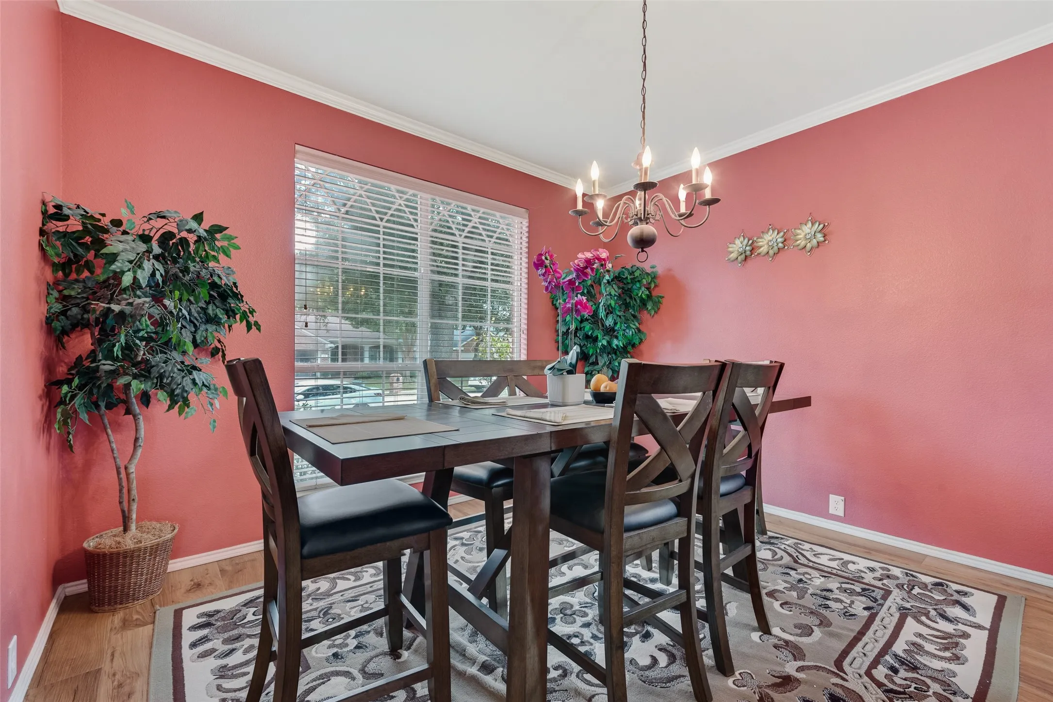 Single Family Residence For Sale in Rockwall County , 461 Sonoma Drive, Rockwall, Texas 75087, 5 Bedrooms, 3 Bathrooms, 2 Garage spaces, 3,070 Sqft, built in 2004, Price $415,000, mls#21266175, Real Estate Agent in Rockwall, Homes For Sale in Rockwall county, Homes For Sale in Rockwall, Realtor in Rockwall Texas, Real Estate Brokerage Independent Realty Texas, Luminita Cordes Realtor