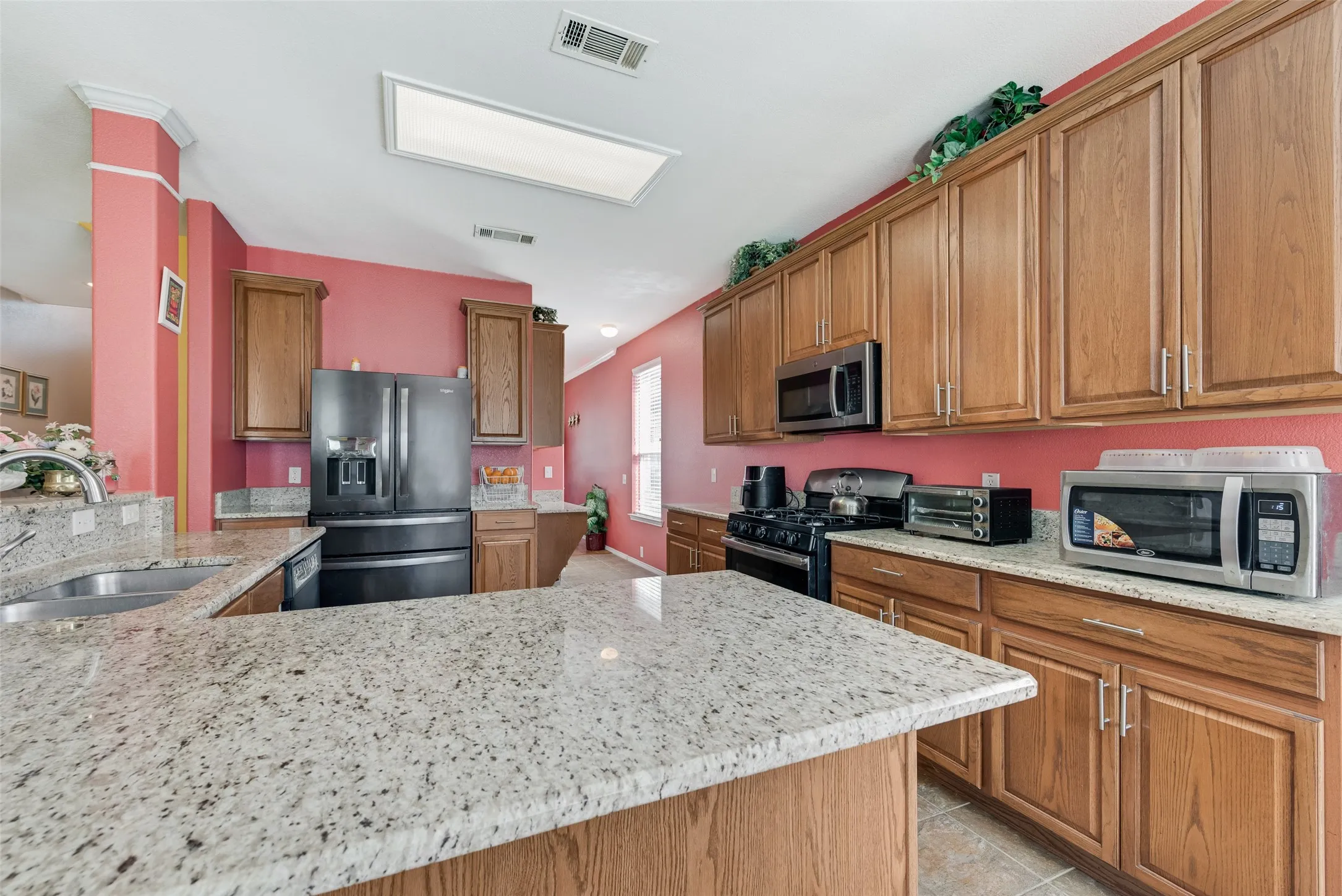 Single Family Residence For Sale in Rockwall County , 461 Sonoma Drive, Rockwall, Texas 75087, 5 Bedrooms, 3 Bathrooms, 2 Garage spaces, 3,070 Sqft, built in 2004, Price $415,000, mls#21266175, Real Estate Agent in Rockwall, Homes For Sale in Rockwall county, Homes For Sale in Rockwall, Realtor in Rockwall Texas, Real Estate Brokerage Independent Realty Texas, Luminita Cordes Realtor