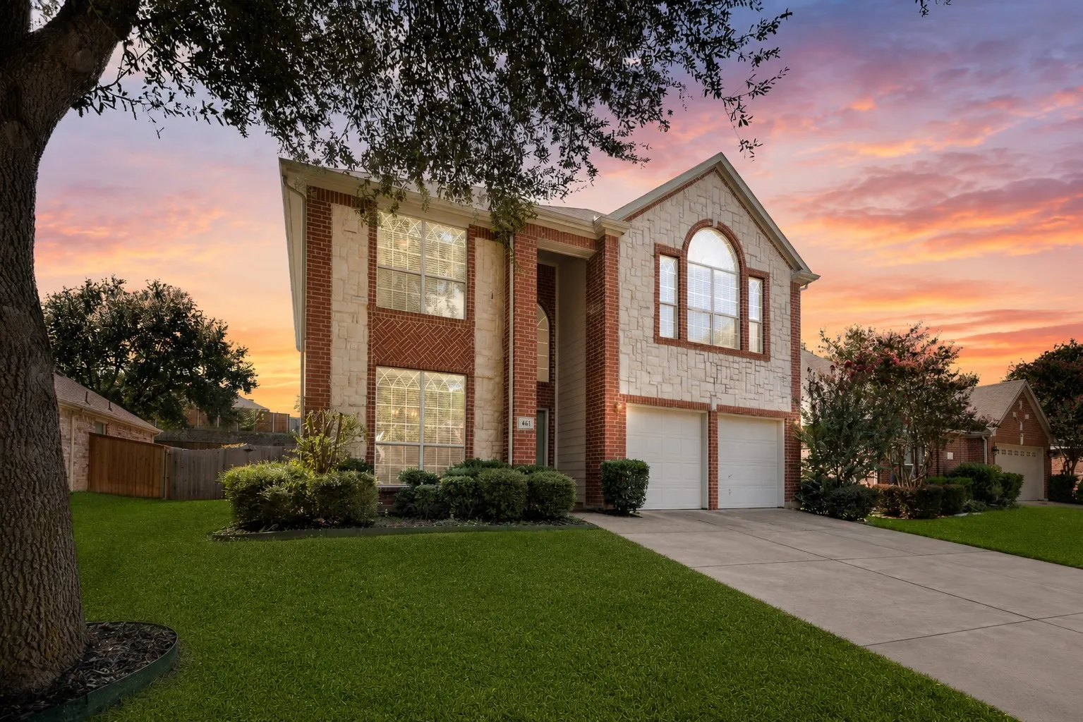 Single Family Residence For Sale in Rockwall County , 461 Sonoma Drive, Rockwall, Texas 75087, 5 Bedrooms, 3 Bathrooms, 2 Garage spaces, 3,070 Sqft, built in 2004, Price $415,000, mls#21266175, Real Estate Agent in Rockwall, Homes For Sale in Rockwall county, Homes For Sale in Rockwall, Realtor in Rockwall Texas, Real Estate Brokerage Independent Realty Texas, Luminita Cordes Realtor
