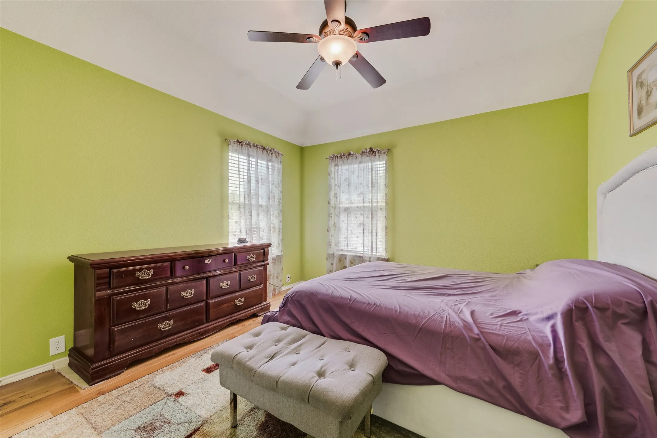 Single Family Residence For Sale in Rockwall County , 461 Sonoma Drive, Rockwall, Texas 75087, 5 Bedrooms, 3 Bathrooms, 2 Garage spaces, 3,070 Sqft, built in 2004, Price $415,000, mls#21266175, Real Estate Agent in Rockwall, Homes For Sale in Rockwall county, Homes For Sale in Rockwall, Realtor in Rockwall Texas, Real Estate Brokerage Independent Realty Texas, Luminita Cordes Realtor