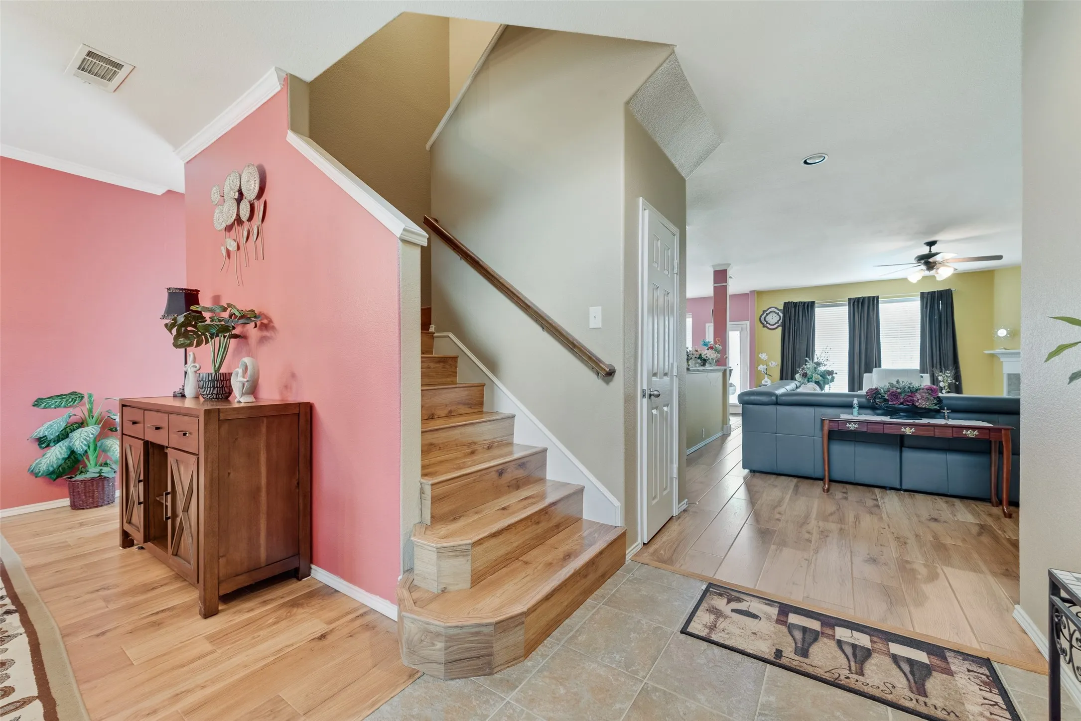 Single Family Residence For Sale in Rockwall County , 461 Sonoma Drive, Rockwall, Texas 75087, 5 Bedrooms, 3 Bathrooms, 2 Garage spaces, 3,070 Sqft, built in 2004, Price $415,000, mls#21266175, Real Estate Agent in Rockwall, Homes For Sale in Rockwall county, Homes For Sale in Rockwall, Realtor in Rockwall Texas, Real Estate Brokerage Independent Realty Texas, Luminita Cordes Realtor
