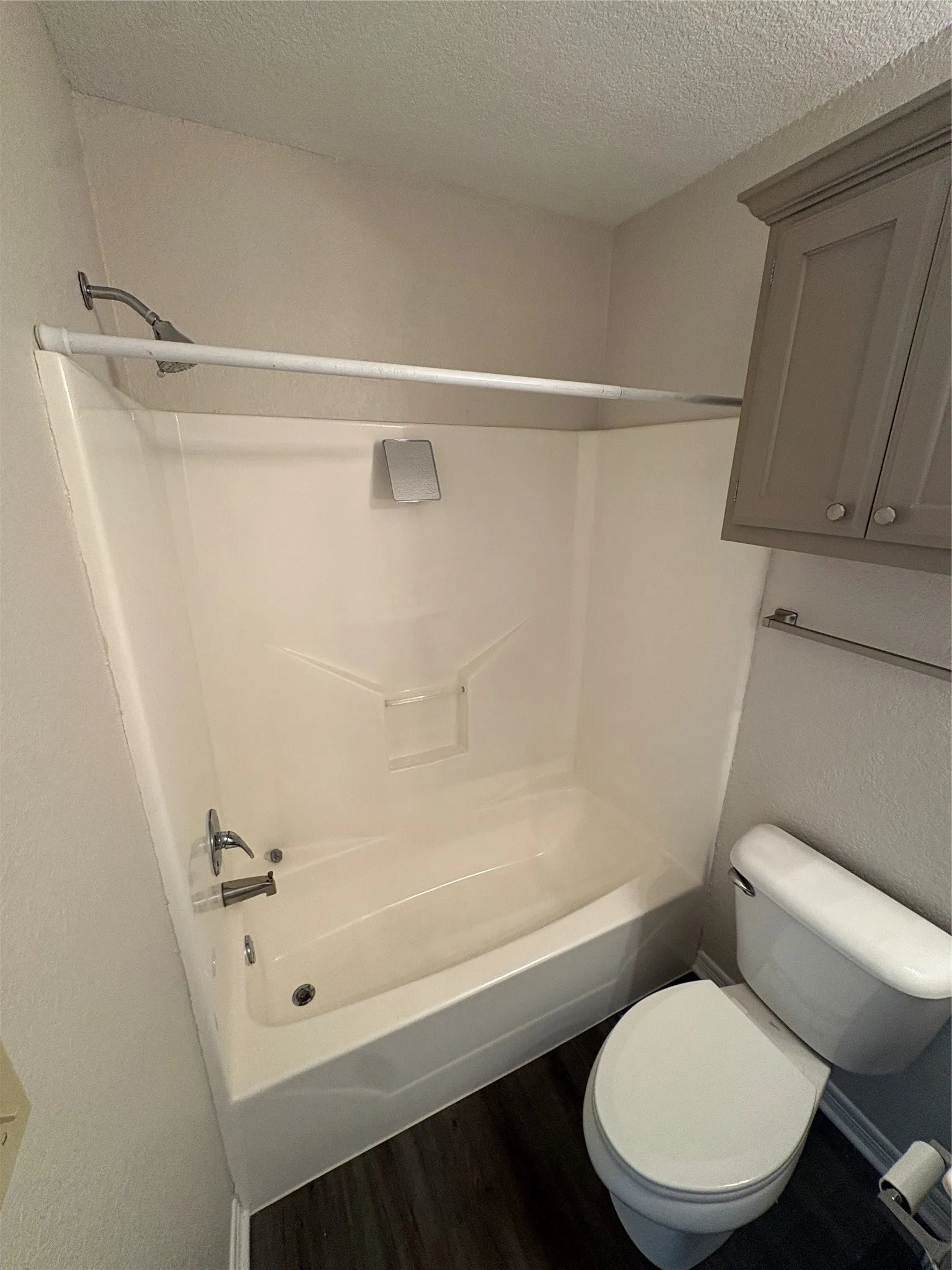 Apartment For Rent in Denton County , 219 Bryan Street 100, Denton, Texas 76201, 1 Bedroom, 1 Bathroom, Garage spaces, 540 Sqft, built in 2000, mls#21268059, Real Estate Agent in Denton, Homes For Rent in Denton county, Homes For Rent in Denton, Realtor in Denton Texas, Real Estate Brokerage Independent Realty Texas, Luminita Cordes Realtor