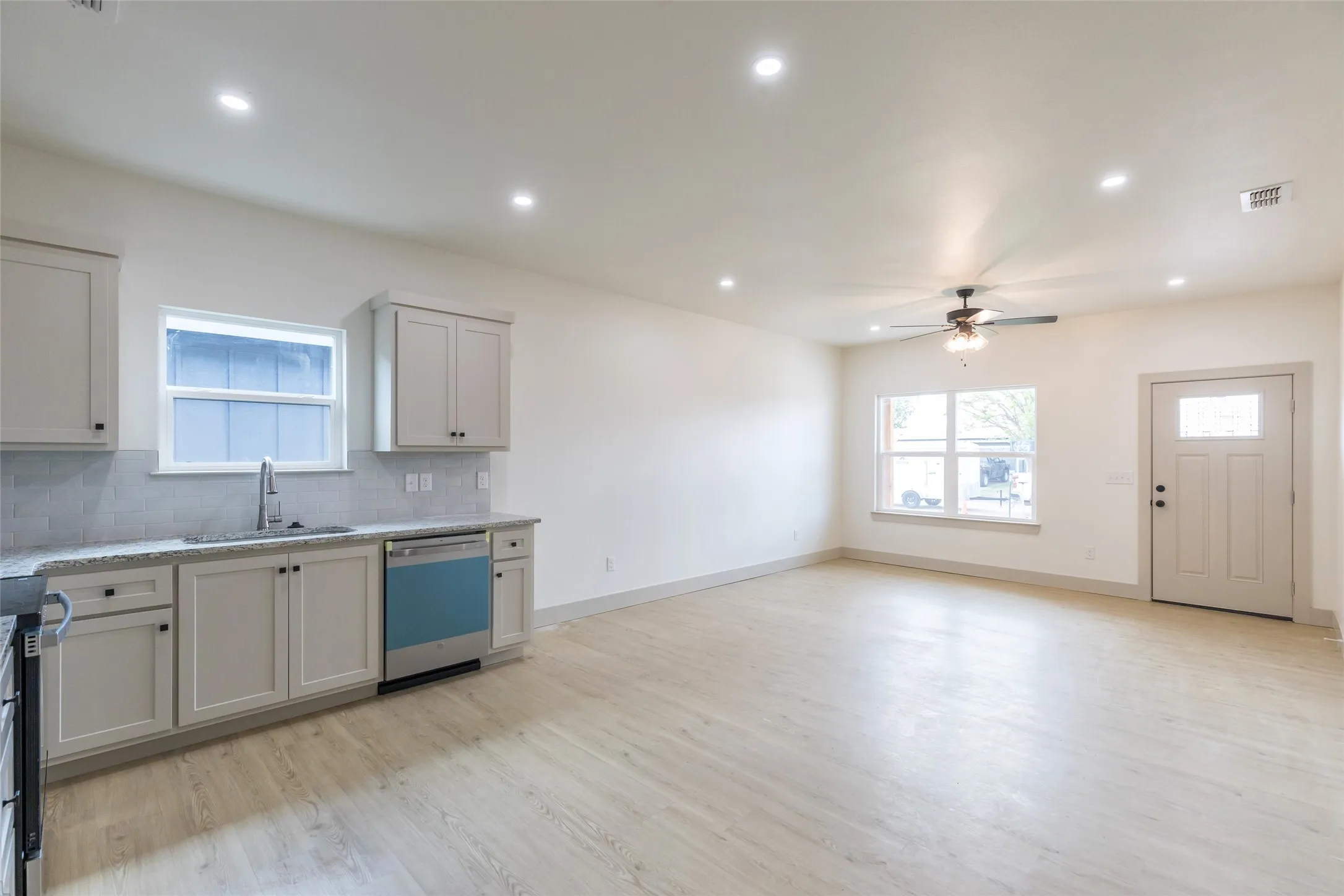 Single Family Residence For Sale in Taylor County , 926 Minda Street, Abilene, Texas 79602, 3 Bedrooms, 2 Bathrooms, 1 Garage spaces, 1,250 Sqft, built in 2026, Price $203,000, mls#21266742, Real Estate Agent in Abilene, Homes For Sale in Taylor county, Homes For Sale in Abilene, Realtor in Abilene Texas, Real Estate Brokerage Independent Realty Texas, Luminita Cordes Realtor