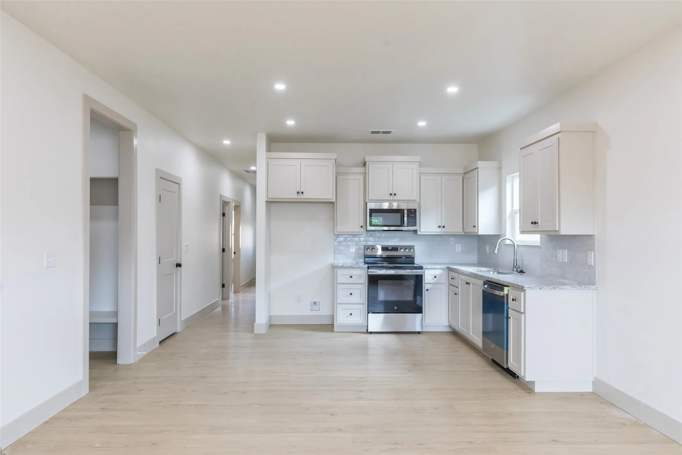 Single Family Residence For Sale in Taylor County , 930 Minda Street, Abilene, Texas 79602, 3 Bedroom, 2 Bathroom, 1 Garage spaces, 1,250 Sqft, built in 2026, mls#21266783, Real Estate Agent in Abilene, Homes For Sale in Taylor county, Homes For Sale in Abilene, Realtor in Abilene Texas, Real Estate Brokerage Independent Realty Texas, Luminita Cordes Realtor