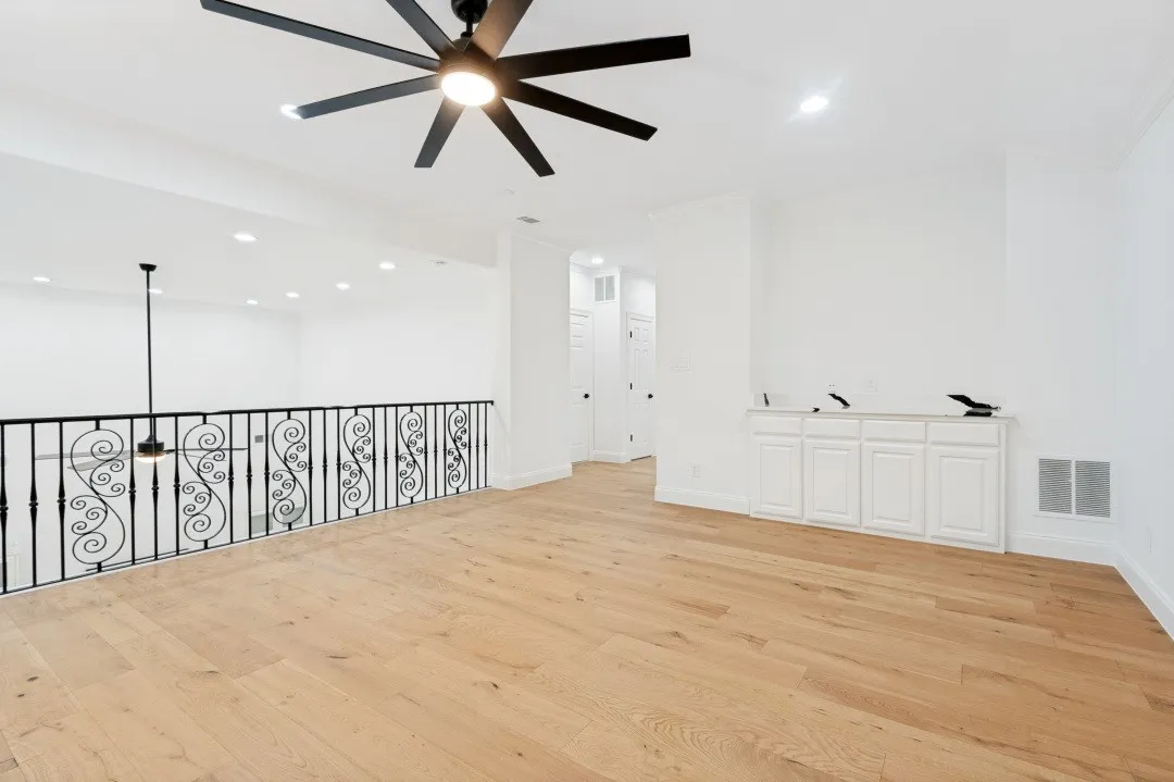 Single Family Residence For Sale in Denton County , 1813 Countryside, Carrollton, Texas 75007, 5 Bedroom, 7 Bathroom, 3 Garage spaces, 5,419 Sqft, built in 1999, mls#21254328, Real Estate Agent in Carrollton, Homes For Sale in Denton county, Homes For Sale in Carrollton, Realtor in Carrollton Texas, Real Estate Brokerage Independent Realty Texas, Luminita Cordes Realtor