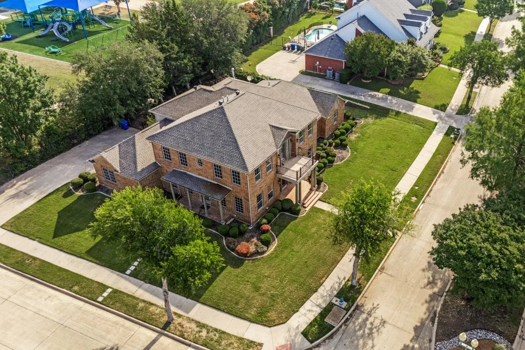 Single Family Residence For Sale in Denton County , 1813 Countryside, Carrollton, Texas 75007, 5 Bedroom, 7 Bathroom, 3 Garage spaces, 5,419 Sqft, built in 1999, mls#21254328, Real Estate Agent in Carrollton, Homes For Sale in Denton county, Homes For Sale in Carrollton, Realtor in Carrollton Texas, Real Estate Brokerage Independent Realty Texas, Luminita Cordes Realtor