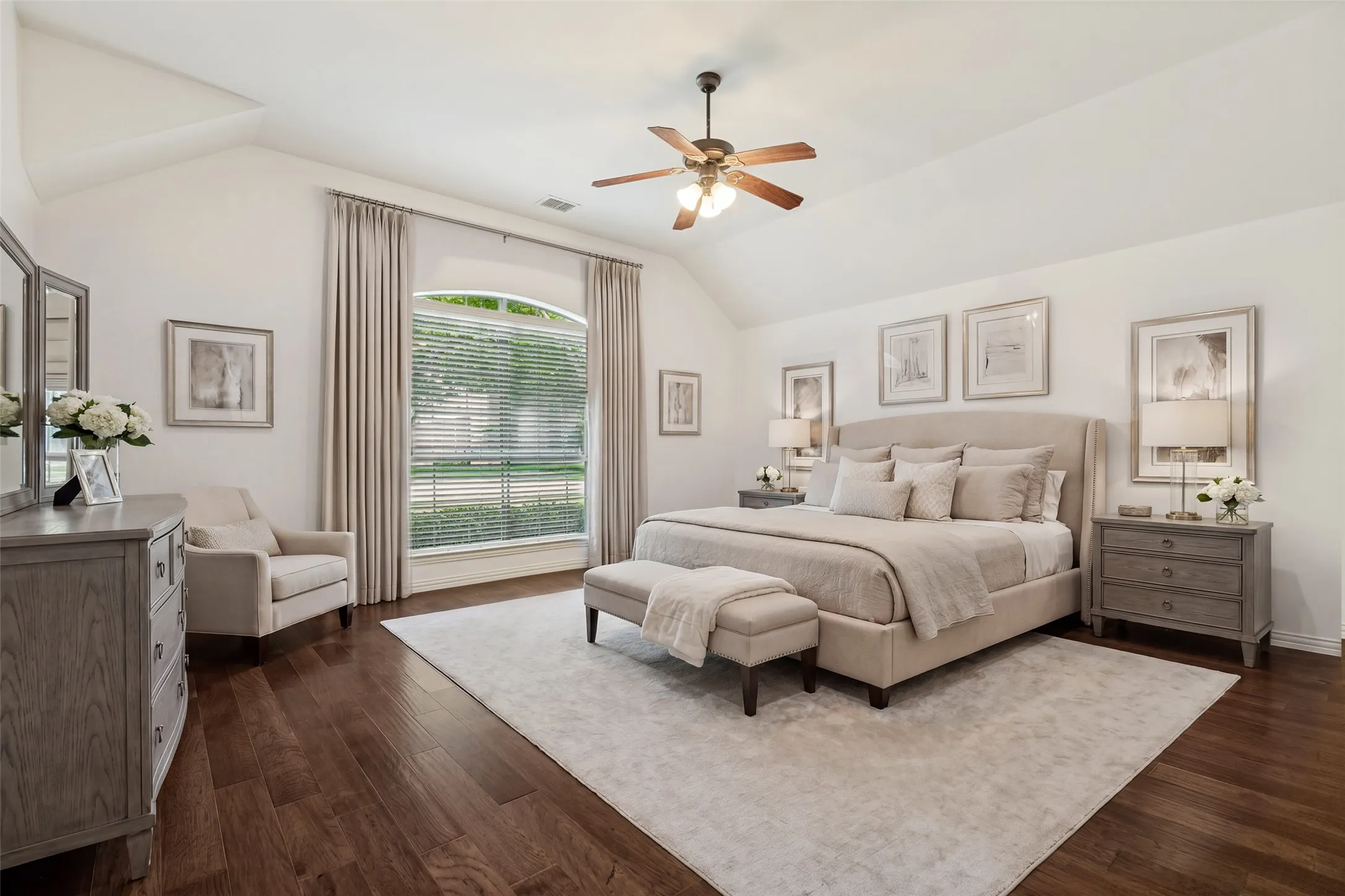 Beautiful Single-story situated near top rated Mary Evans Elementary and Stephen Terrell Recreation Center. Features a large Primary Bedroom suite with vaulted ceiling, engineered wood flooring, a large arched window with blinds, and an ensuite bath. *Virtually staged