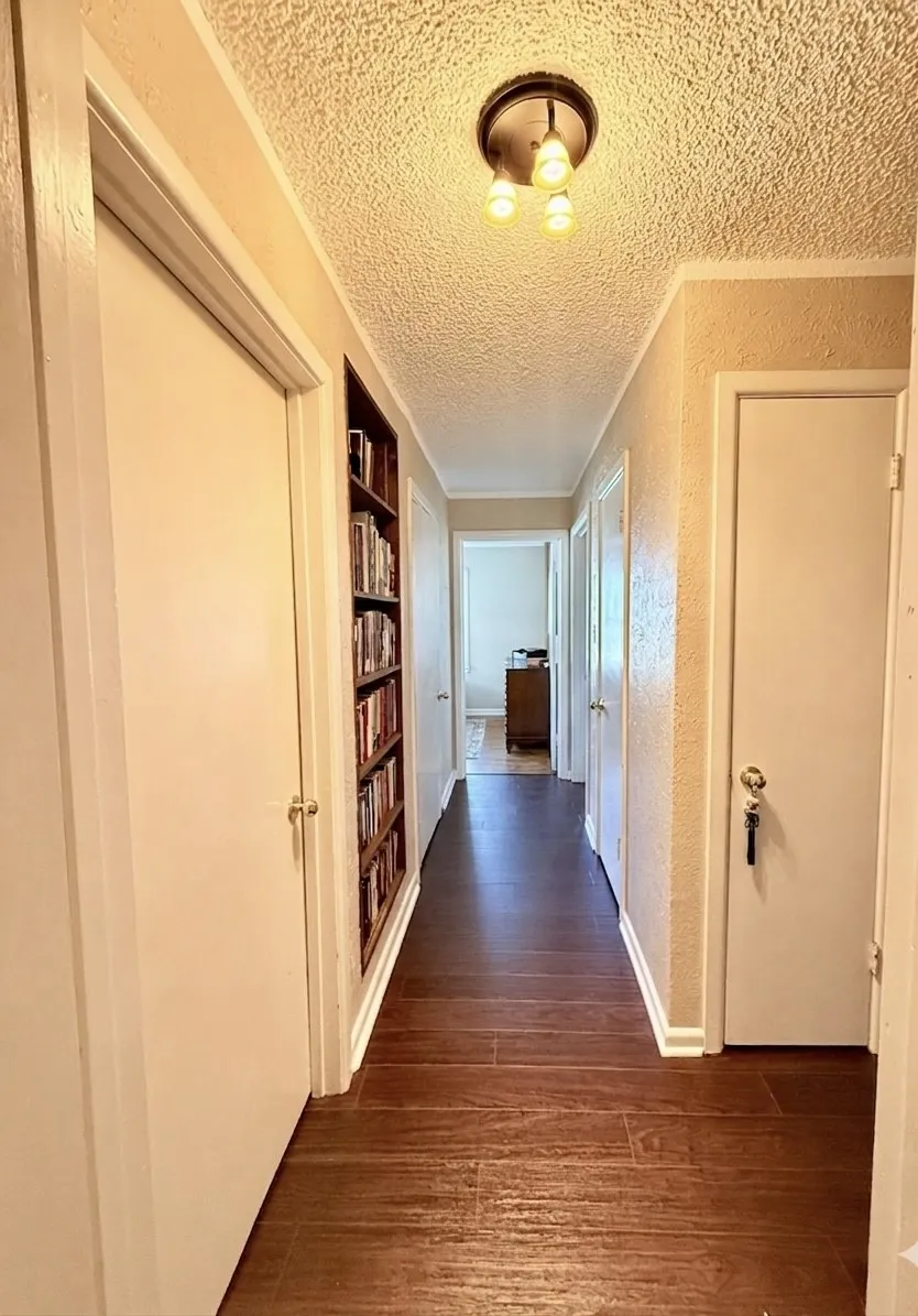 Single Family Residence For Sale in Tarrant County , 6408 Lake Vista Street, Lake Worth, Texas 76135, 4 Bedroom, 3 Bathroom, 2 Garage spaces, 1,973 Sqft, built in 1956, mls#21265937, Real Estate Agent in Lake Worth, Homes For Sale in Tarrant county, Homes For Sale in Lake Worth, Realtor in Lake Worth Texas, Real Estate Brokerage Independent Realty Texas, Luminita Cordes Realtor