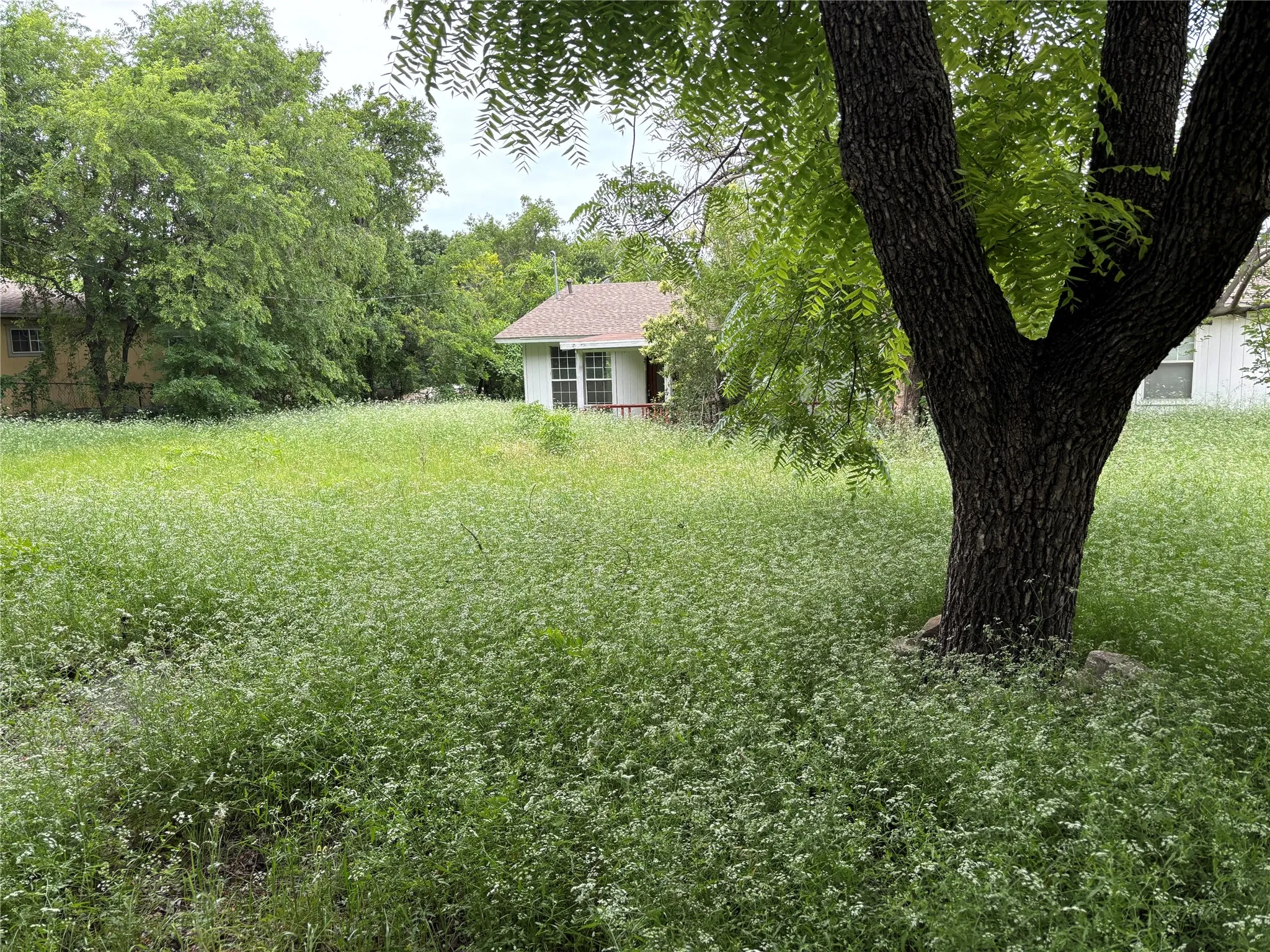 Single Family Residence For Sale in Denton County , 4621 Lake Park Drive, The Colony, Texas 75056, 5 Bedrooms, 3 Bathrooms, Garage spaces, 1,920 Sqft, built in 1966, Price $675,000, mls#21258752, Real Estate Agent in The Colony, Homes For Sale in Denton county, Homes For Sale in The Colony, Realtor in The Colony Texas, Real Estate Brokerage Independent Realty Texas, Luminita Cordes Realtor