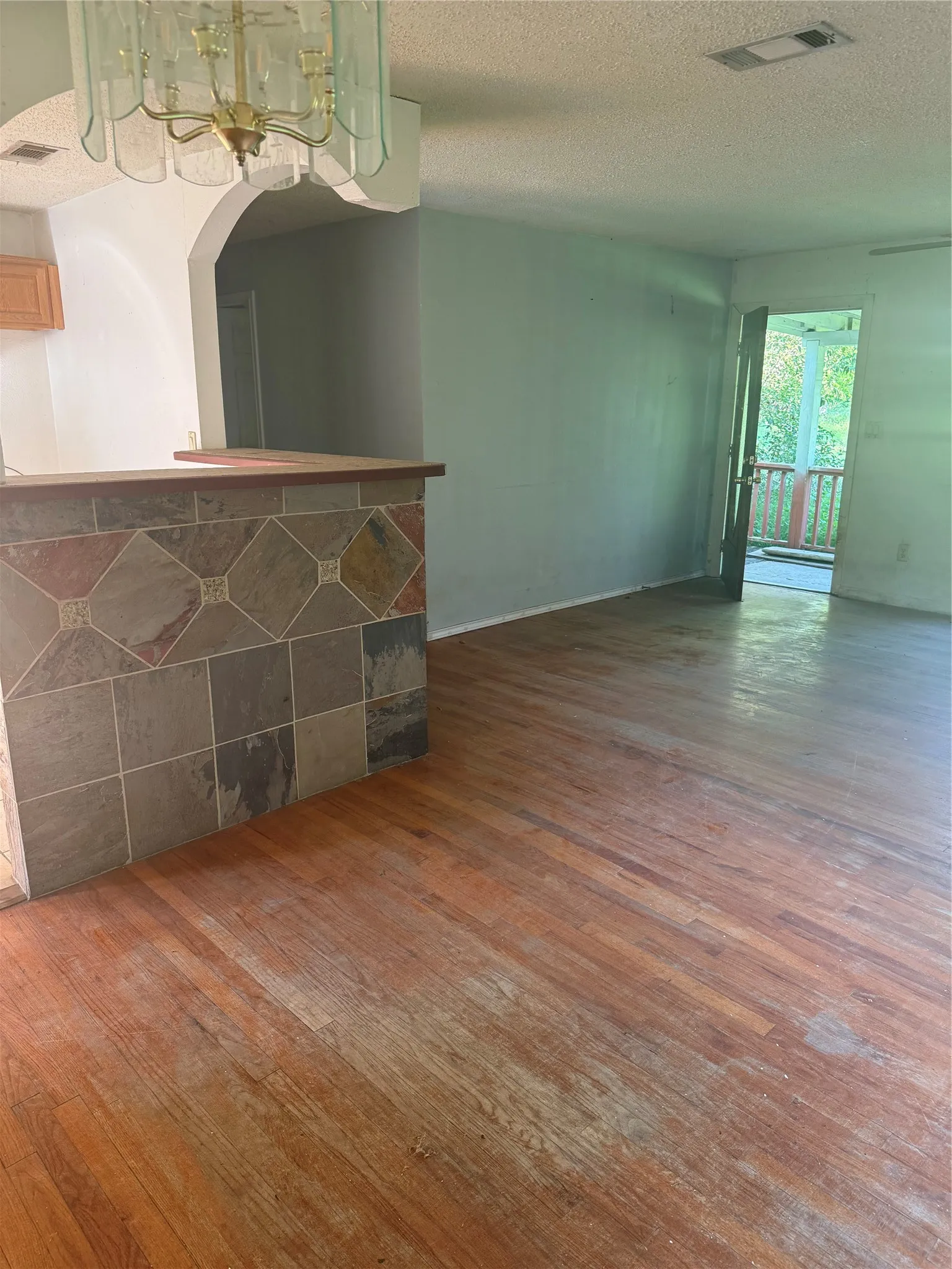 Single Family Residence For Sale in Denton County , 4621 Lake Park Drive, The Colony, Texas 75056, 5 Bedrooms, 3 Bathrooms, Garage spaces, 1,920 Sqft, built in 1966, Price $675,000, mls#21258752, Real Estate Agent in The Colony, Homes For Sale in Denton county, Homes For Sale in The Colony, Realtor in The Colony Texas, Real Estate Brokerage Independent Realty Texas, Luminita Cordes Realtor