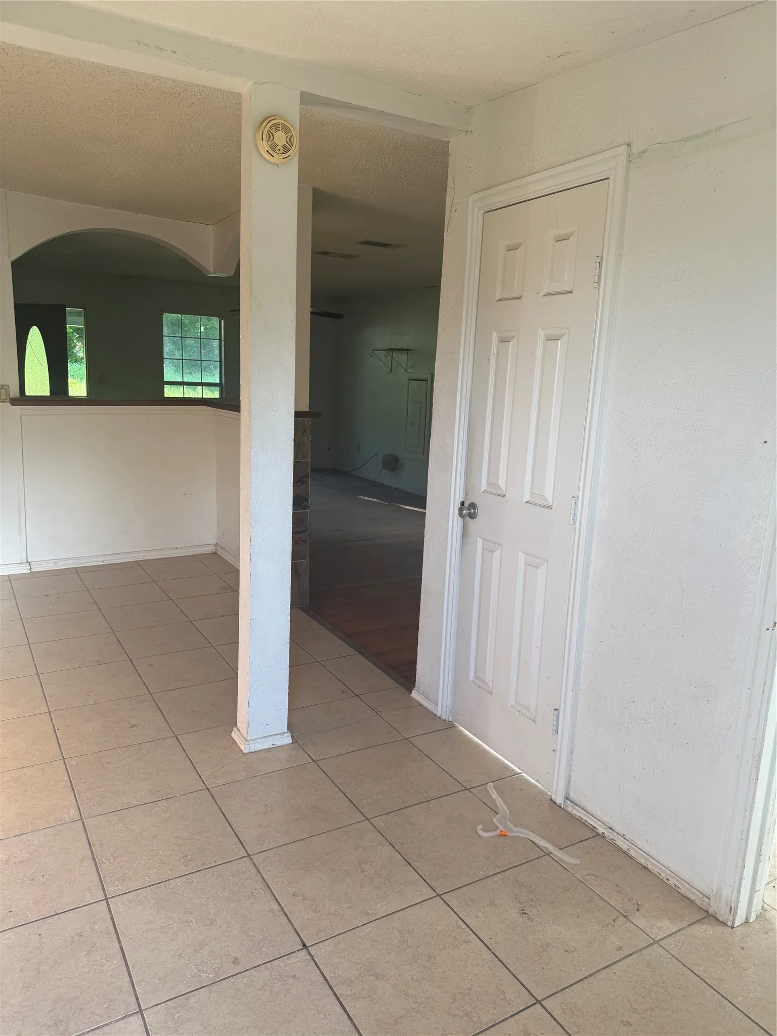 Single Family Residence For Sale in Denton County , 4621 Lake Park Drive, The Colony, Texas 75056, 5 Bedrooms, 3 Bathrooms, Garage spaces, 1,920 Sqft, built in 1966, Price $675,000, mls#21258752, Real Estate Agent in The Colony, Homes For Sale in Denton county, Homes For Sale in The Colony, Realtor in The Colony Texas, Real Estate Brokerage Independent Realty Texas, Luminita Cordes Realtor