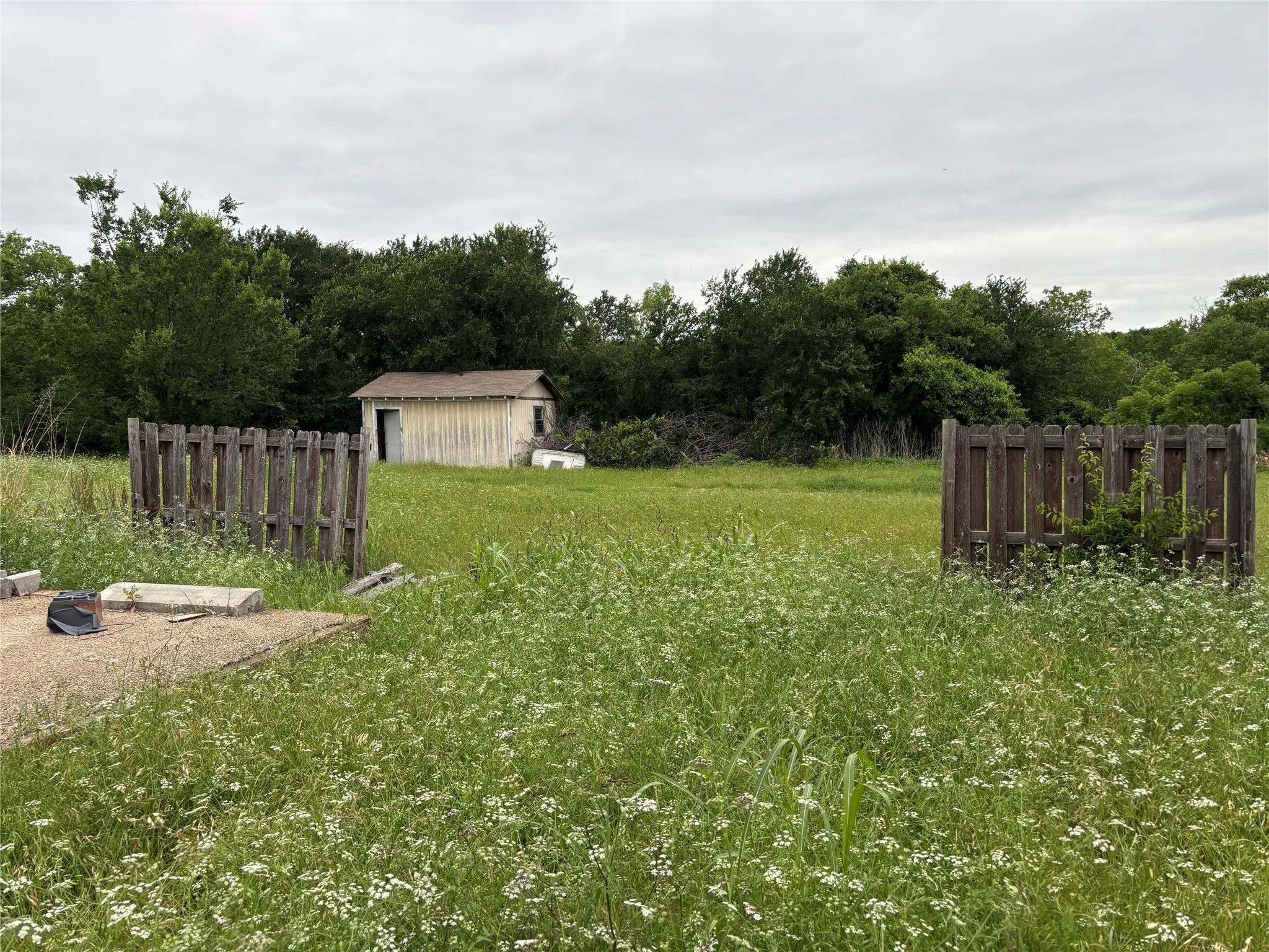 Single Family Residence For Sale in Denton County , 4621 Lake Park Drive, The Colony, Texas 75056, 5 Bedrooms, 3 Bathrooms, Garage spaces, 1,920 Sqft, built in 1966, Price $675,000, mls#21258752, Real Estate Agent in The Colony, Homes For Sale in Denton county, Homes For Sale in The Colony, Realtor in The Colony Texas, Real Estate Brokerage Independent Realty Texas, Luminita Cordes Realtor