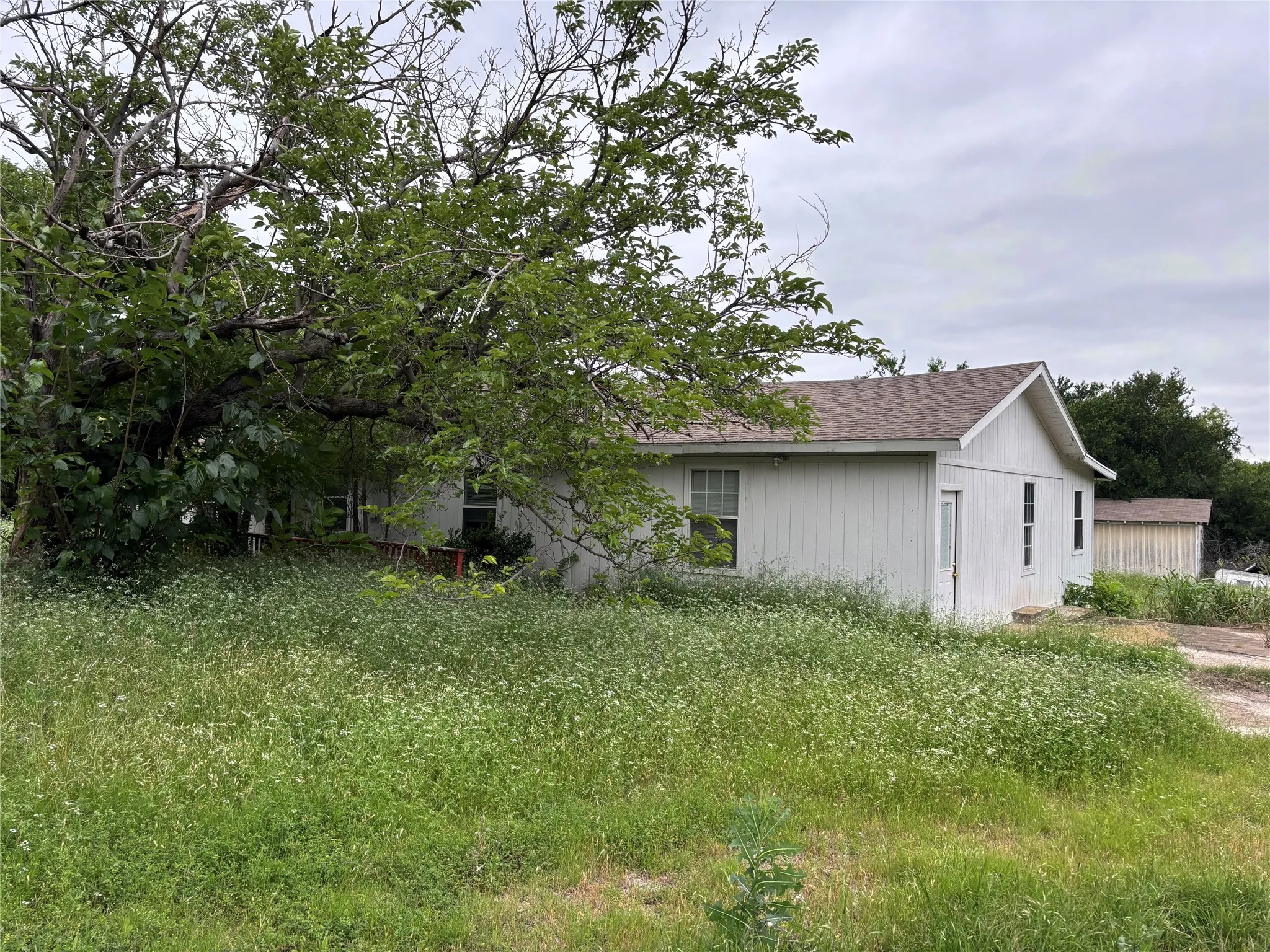 Single Family Residence For Sale in Denton County , 4621 Lake Park Drive, The Colony, Texas 75056, 5 Bedrooms, 3 Bathrooms, Garage spaces, 1,920 Sqft, built in 1966, Price $675,000, mls#21258752, Real Estate Agent in The Colony, Homes For Sale in Denton county, Homes For Sale in The Colony, Realtor in The Colony Texas, Real Estate Brokerage Independent Realty Texas, Luminita Cordes Realtor