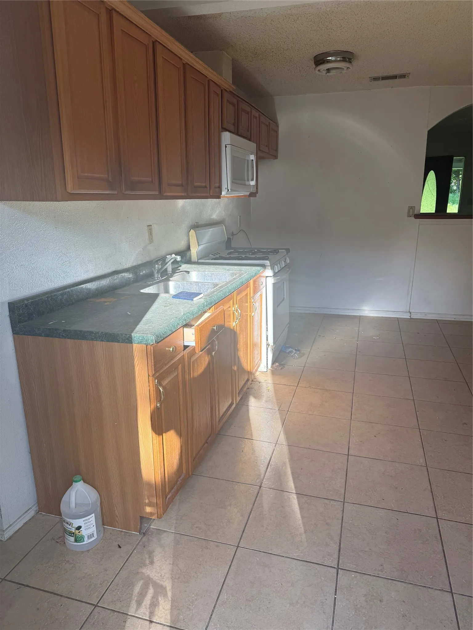 Single Family Residence For Sale in Denton County , 4621 Lake Park Drive, The Colony, Texas 75056, 5 Bedrooms, 3 Bathrooms, Garage spaces, 1,920 Sqft, built in 1966, Price $675,000, mls#21258752, Real Estate Agent in The Colony, Homes For Sale in Denton county, Homes For Sale in The Colony, Realtor in The Colony Texas, Real Estate Brokerage Independent Realty Texas, Luminita Cordes Realtor
