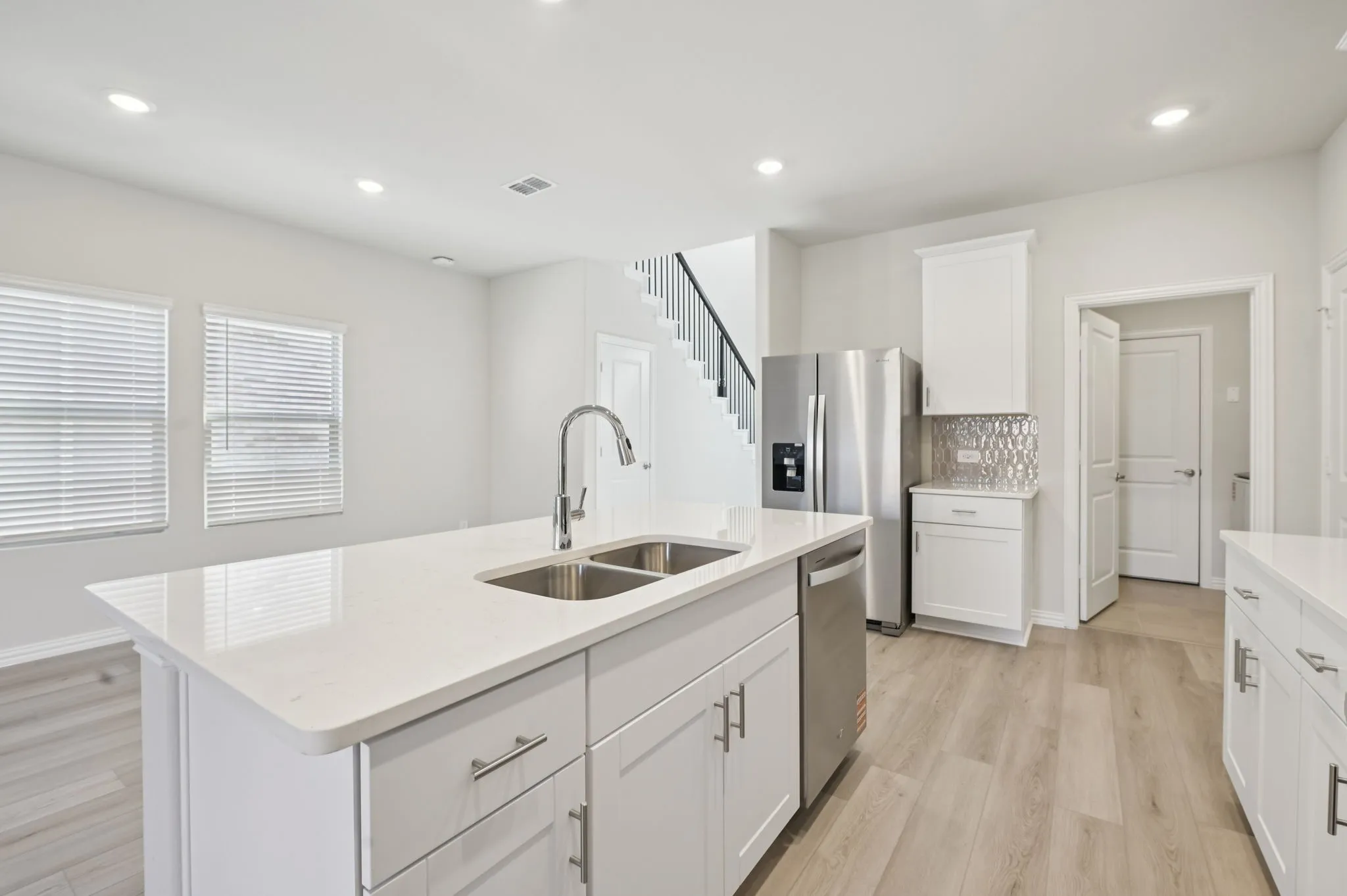  Photo is not of the actual home, but is an inspirational photo of builder’s model home and may depict options, furnishings, and/or decorator features that are not included.
