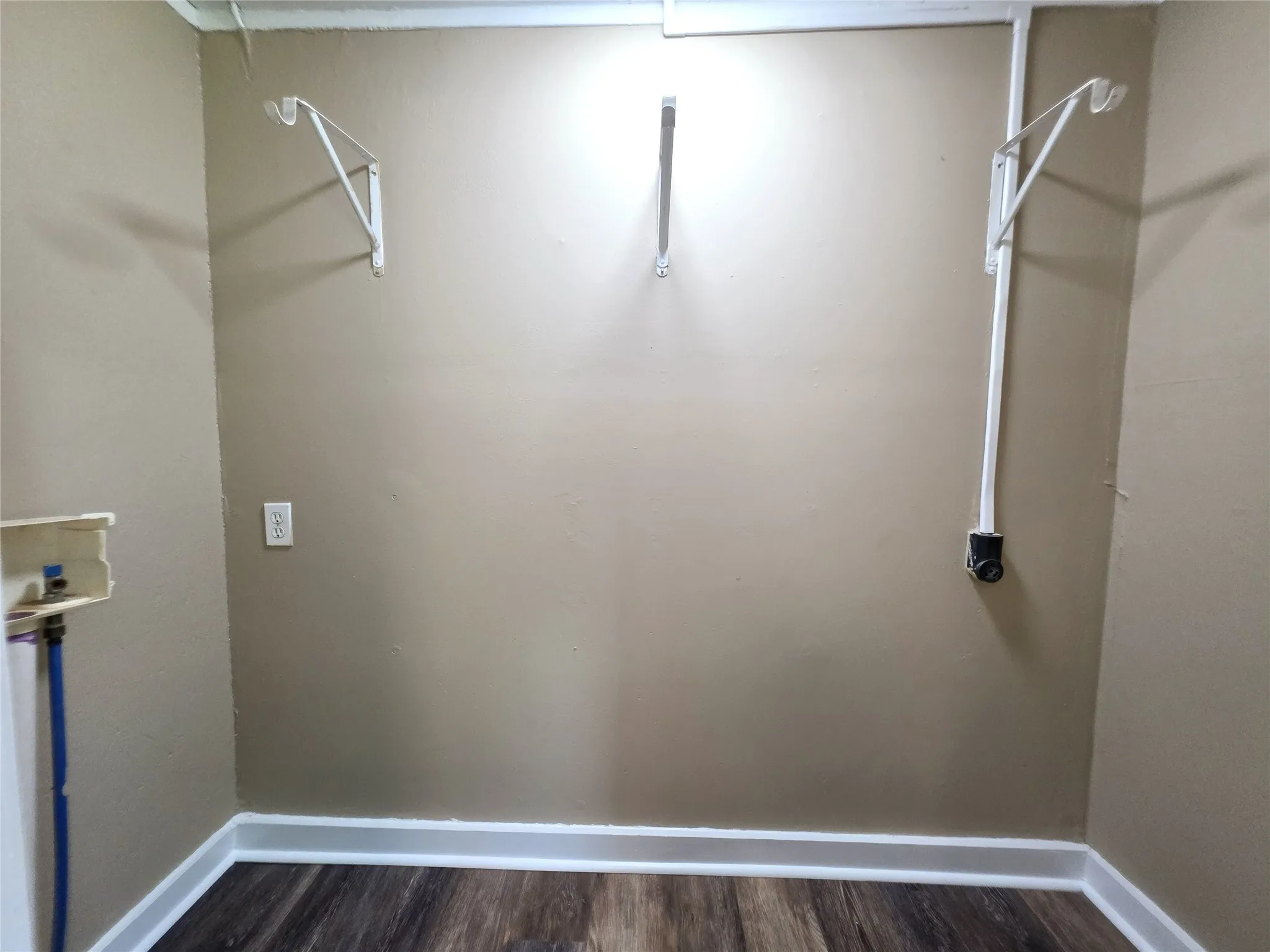 Single Family Residence For Sale in Brown County , 2406 Elizabeth Drive, Brownwood, Texas 76801, 3 Bedroom, 1 Bathroom, 1 Garage spaces, 1,148 Sqft, built in 0, mls#21267247, Real Estate Agent in Brownwood, Homes For Sale in Brown county, Homes For Sale in Brownwood, Realtor in Brownwood Texas, Real Estate Brokerage Independent Realty Texas, Luminita Cordes Realtor