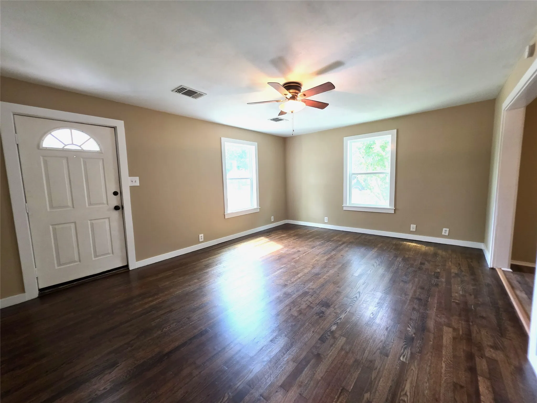 Single Family Residence For Sale in Brown County , 2406 Elizabeth Drive, Brownwood, Texas 76801, 3 Bedroom, 1 Bathroom, 1 Garage spaces, 1,148 Sqft, built in 0, mls#21267247, Real Estate Agent in Brownwood, Homes For Sale in Brown county, Homes For Sale in Brownwood, Realtor in Brownwood Texas, Real Estate Brokerage Independent Realty Texas, Luminita Cordes Realtor