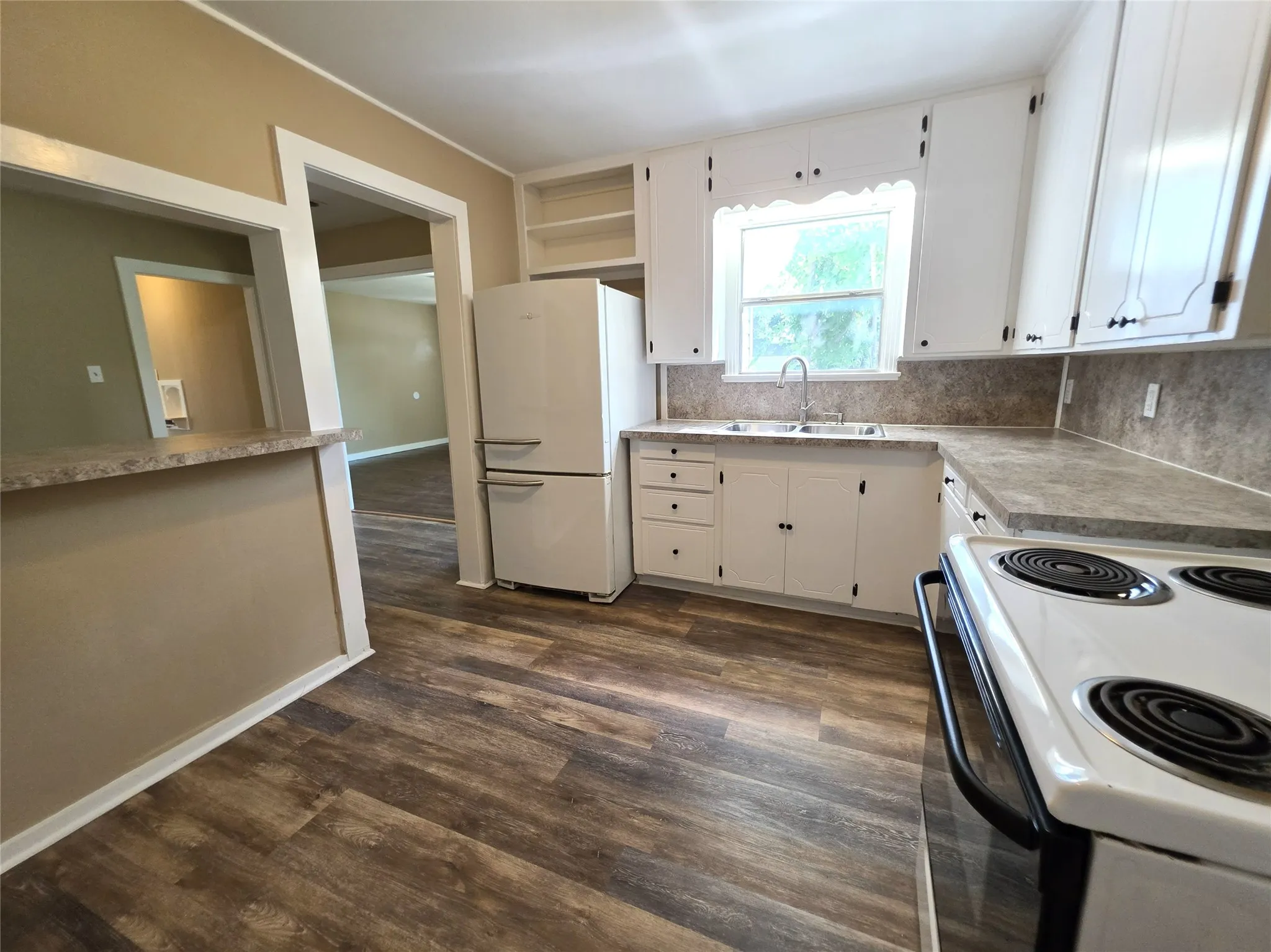 Single Family Residence For Sale in Brown County , 2406 Elizabeth Drive, Brownwood, Texas 76801, 3 Bedroom, 1 Bathroom, 1 Garage spaces, 1,148 Sqft, built in 0, mls#21267247, Real Estate Agent in Brownwood, Homes For Sale in Brown county, Homes For Sale in Brownwood, Realtor in Brownwood Texas, Real Estate Brokerage Independent Realty Texas, Luminita Cordes Realtor