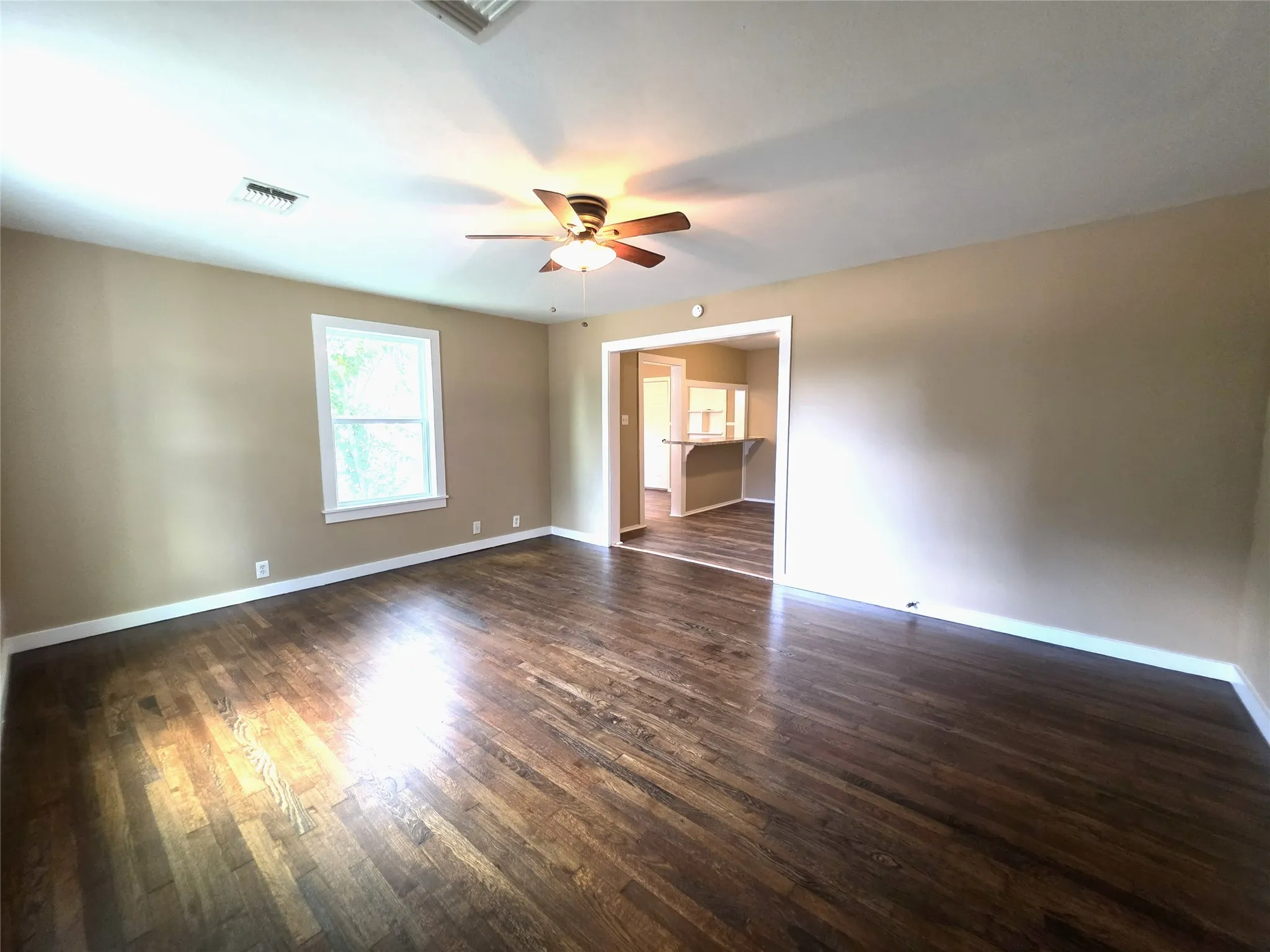 Single Family Residence For Sale in Brown County , 2406 Elizabeth Drive, Brownwood, Texas 76801, 3 Bedroom, 1 Bathroom, 1 Garage spaces, 1,148 Sqft, built in 0, mls#21267247, Real Estate Agent in Brownwood, Homes For Sale in Brown county, Homes For Sale in Brownwood, Realtor in Brownwood Texas, Real Estate Brokerage Independent Realty Texas, Luminita Cordes Realtor
