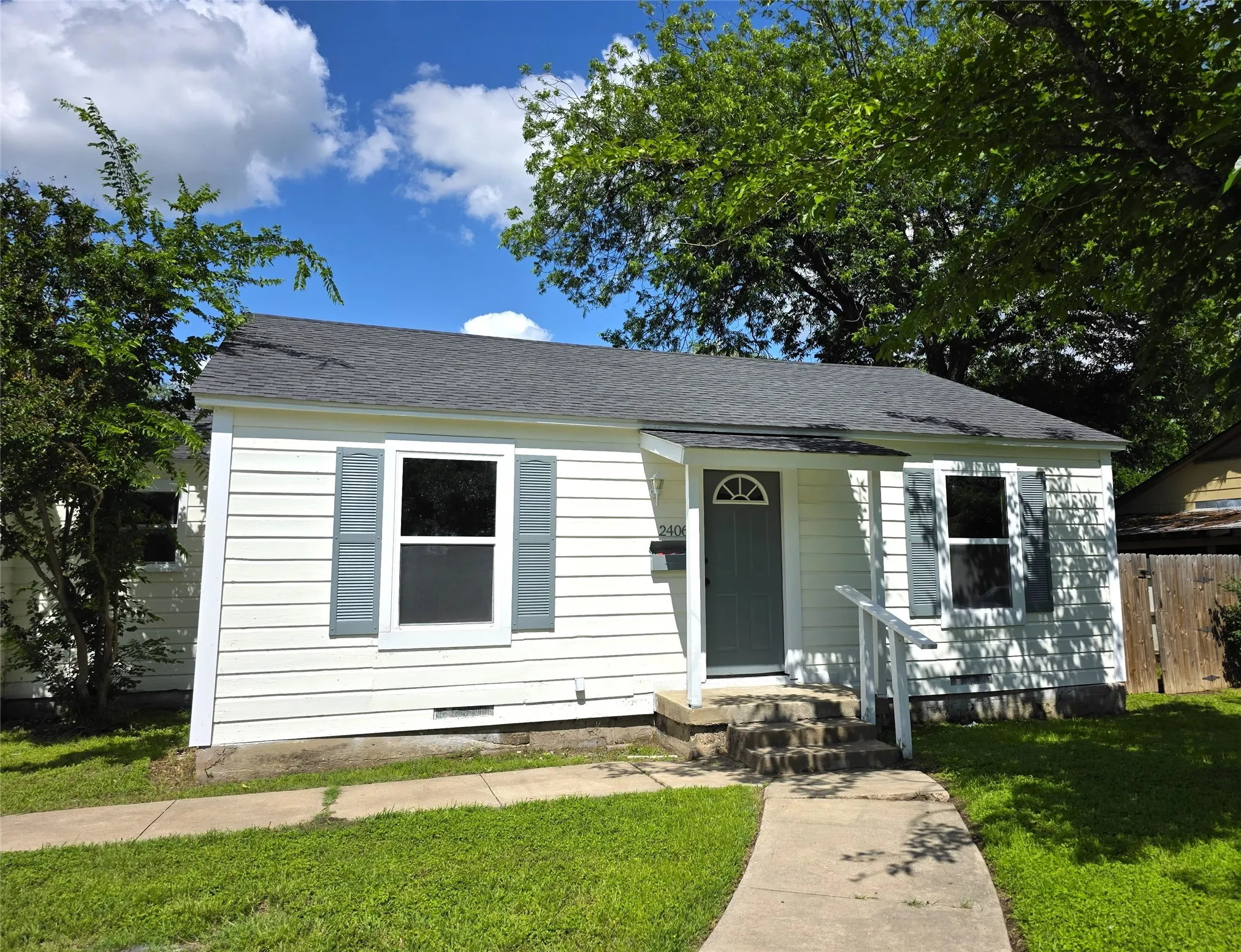Single Family Residence For Sale in Brown County , 2406 Elizabeth Drive, Brownwood, Texas 76801, 3 Bedroom, 1 Bathroom, 1 Garage spaces, 1,148 Sqft, built in 0, mls#21267247, Real Estate Agent in Brownwood, Homes For Sale in Brown county, Homes For Sale in Brownwood, Realtor in Brownwood Texas, Real Estate Brokerage Independent Realty Texas, Luminita Cordes Realtor