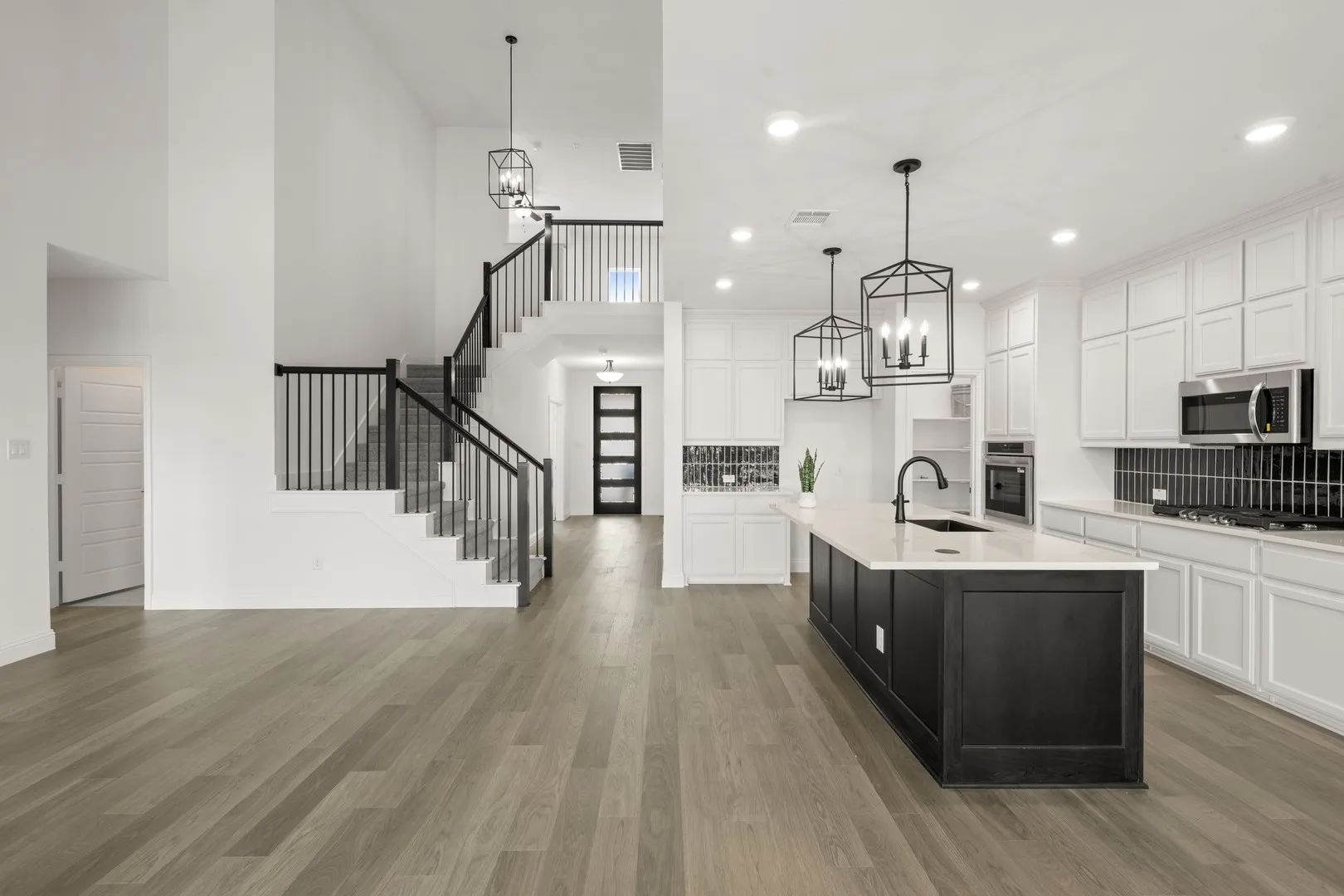 708 Auburn- Living Room-3