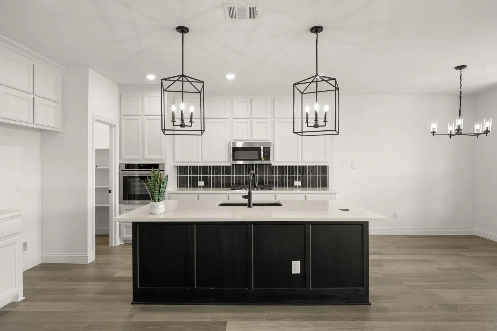 708 Auburn- Kitchen-2