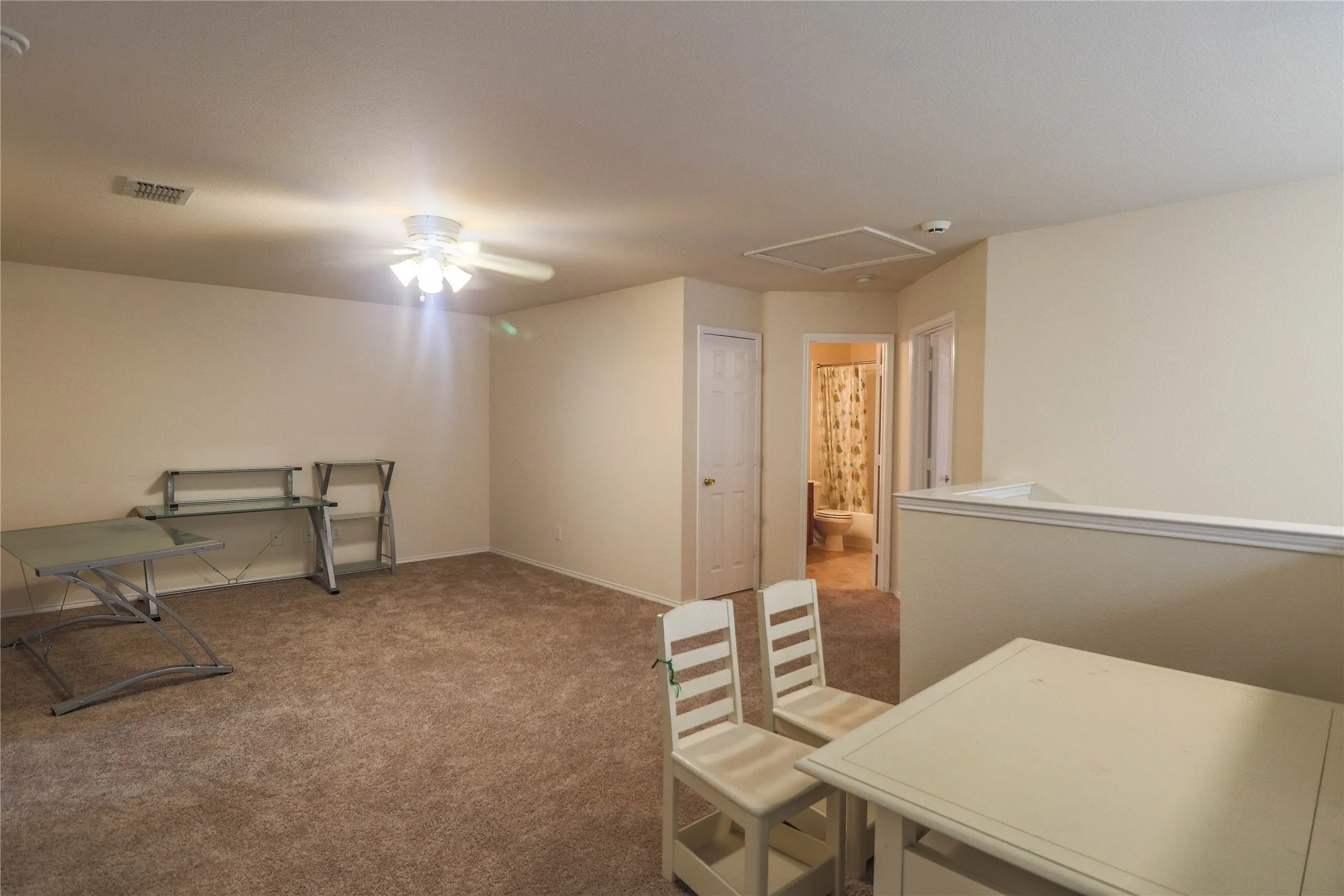 Single Family Residence For Rent in Tarrant County , 4313 Silverwood Trail, Fort Worth, Texas 76244, 4 Bedrooms, 2 Bathrooms, 2 Garage spaces, 2,362 Sqft, built in 2006, Price $2,300, mls#21268195, Real Estate Agent in Fort Worth, Homes For Rent in Tarrant county, Homes For Rent in Fort Worth, Realtor in Fort Worth Texas, Real Estate Brokerage Independent Realty Texas, Luminita Cordes Realtor