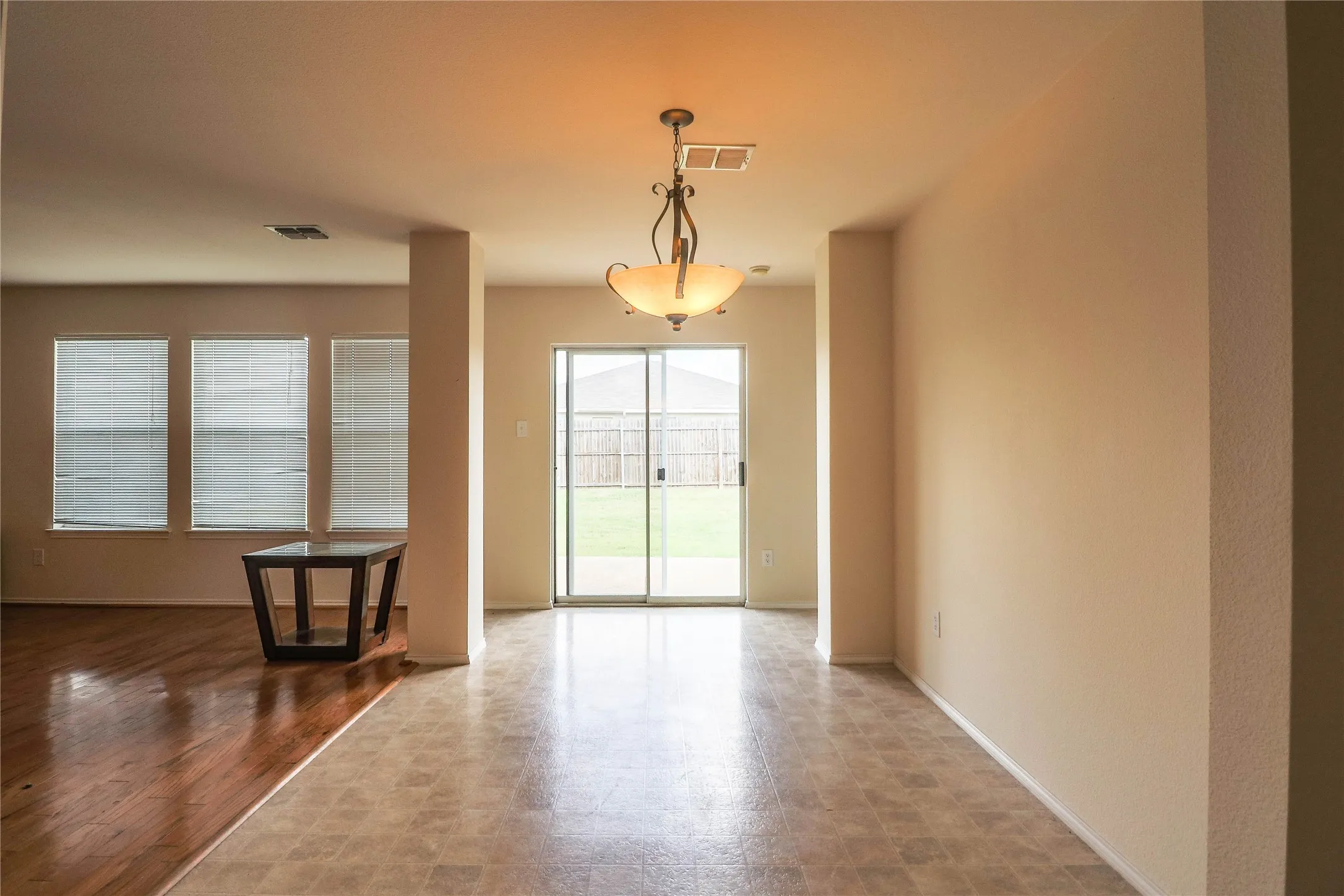 Single Family Residence For Rent in Tarrant County , 4313 Silverwood Trail, Fort Worth, Texas 76244, 4 Bedrooms, 2 Bathrooms, 2 Garage spaces, 2,362 Sqft, built in 2006, Price $2,300, mls#21268195, Real Estate Agent in Fort Worth, Homes For Rent in Tarrant county, Homes For Rent in Fort Worth, Realtor in Fort Worth Texas, Real Estate Brokerage Independent Realty Texas, Luminita Cordes Realtor