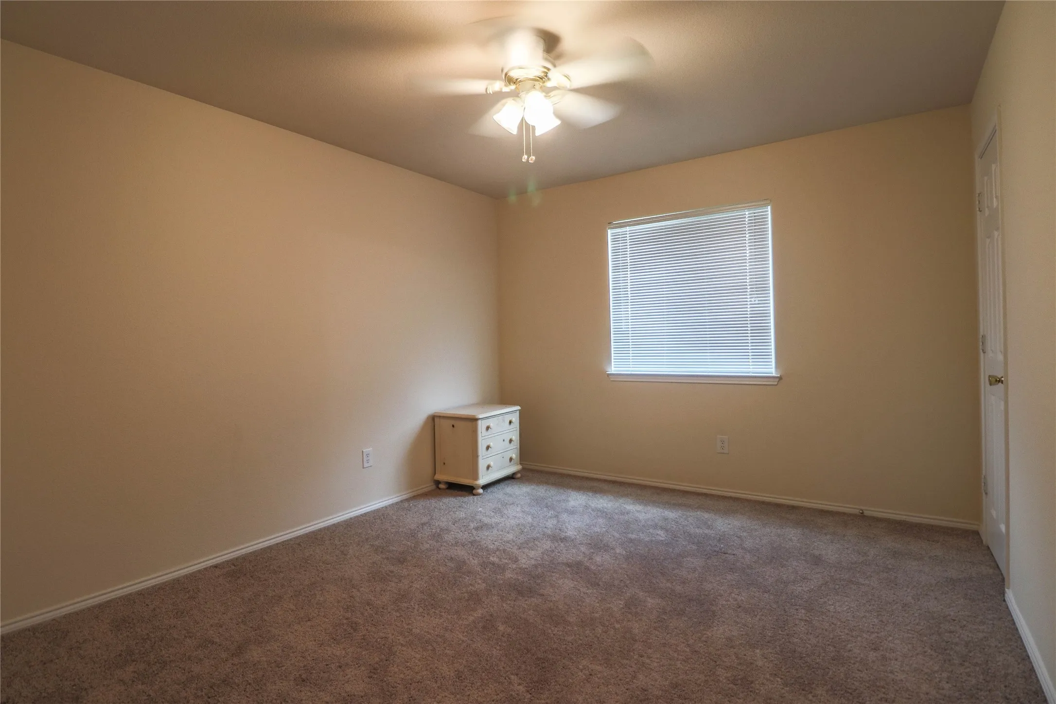 Single Family Residence For Rent in Tarrant County , 4313 Silverwood Trail, Fort Worth, Texas 76244, 4 Bedrooms, 2 Bathrooms, 2 Garage spaces, 2,362 Sqft, built in 2006, Price $2,300, mls#21268195, Real Estate Agent in Fort Worth, Homes For Rent in Tarrant county, Homes For Rent in Fort Worth, Realtor in Fort Worth Texas, Real Estate Brokerage Independent Realty Texas, Luminita Cordes Realtor