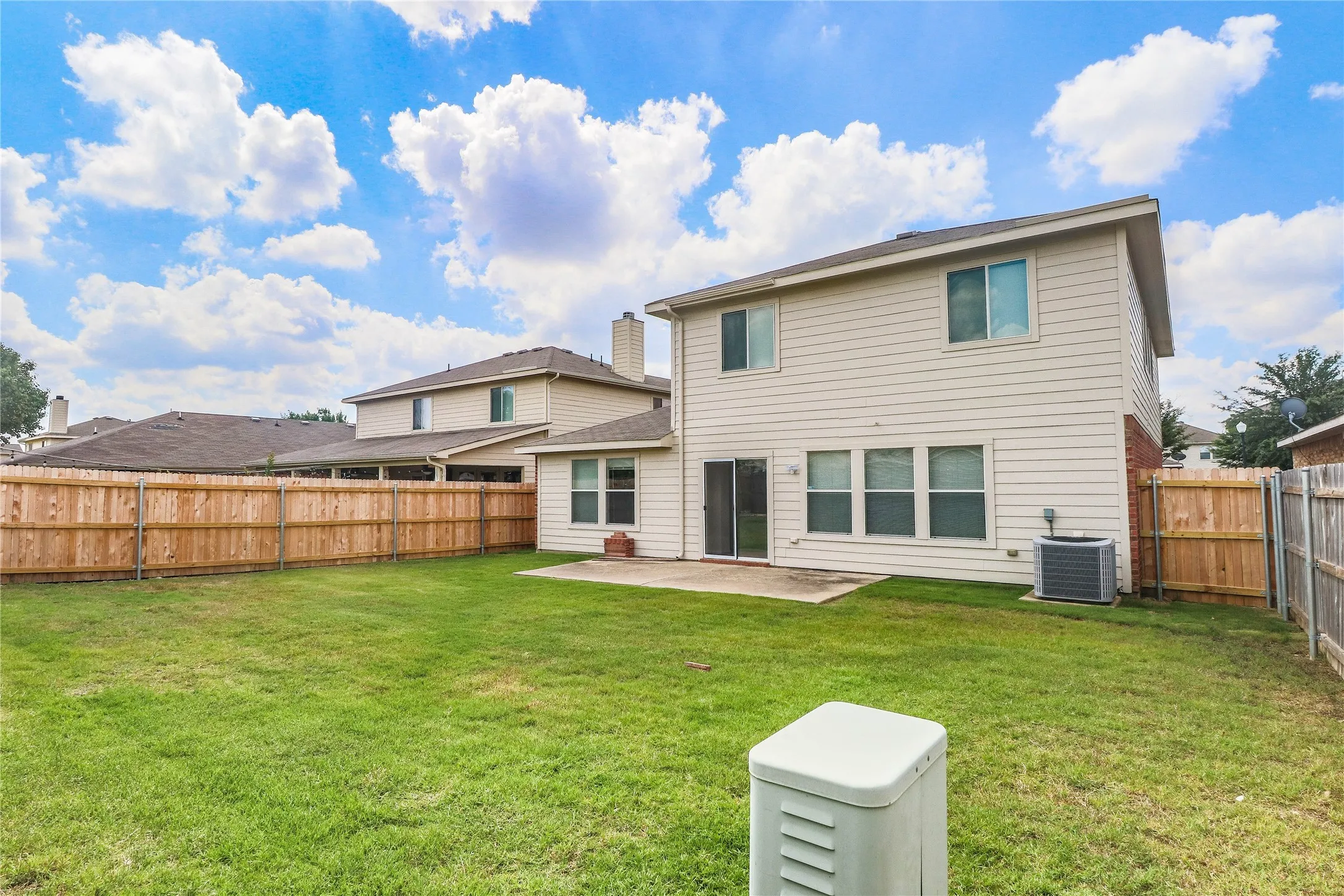 Single Family Residence For Rent in Tarrant County , 4313 Silverwood Trail, Fort Worth, Texas 76244, 4 Bedrooms, 2 Bathrooms, 2 Garage spaces, 2,362 Sqft, built in 2006, Price $2,300, mls#21268195, Real Estate Agent in Fort Worth, Homes For Rent in Tarrant county, Homes For Rent in Fort Worth, Realtor in Fort Worth Texas, Real Estate Brokerage Independent Realty Texas, Luminita Cordes Realtor