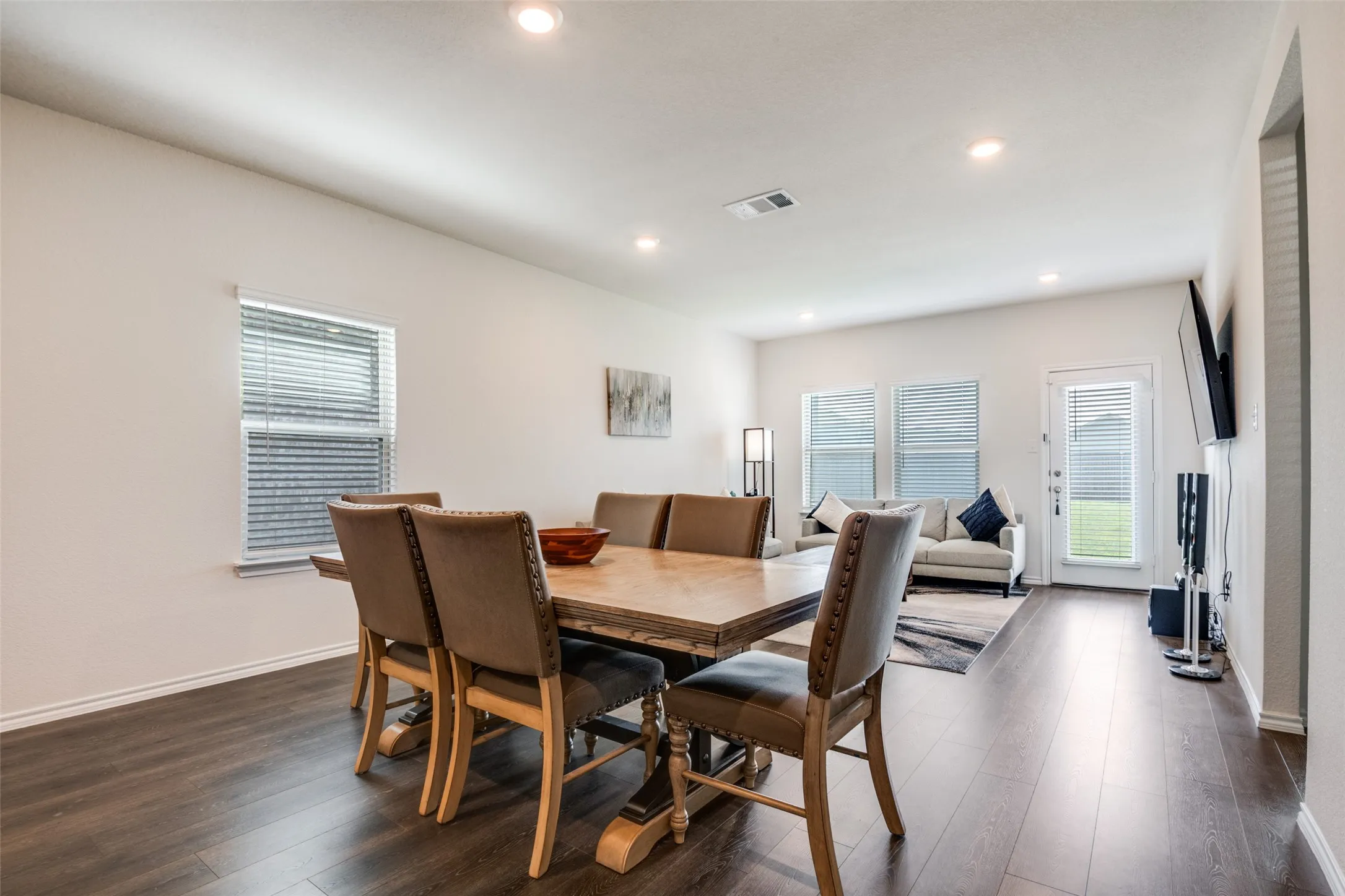 Single Family Residence For Sale in Kaufman County , 1655 Seadrift Drive, Forney, Texas 75126, 4 Bedroom, 3 Bathroom, 2 Garage spaces, 2,057 Sqft, built in 2021, mls#21268143, Real Estate Agent in Forney, Homes For Sale in Kaufman county, Homes For Sale in Forney, Realtor in Forney Texas, Real Estate Brokerage Independent Realty Texas, Luminita Cordes Realtor