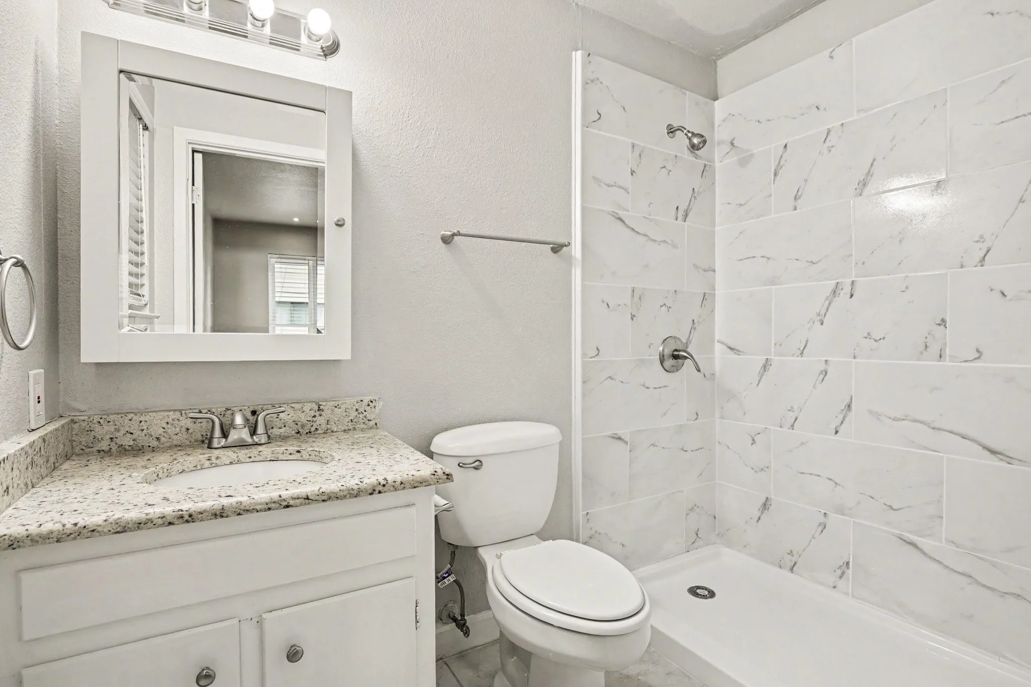 Single Family Residence For Sale in Tarrant County , 902 Kerry Street, Benbrook, Texas 76126, 3 Bedroom, 2 Bathroom, 2 Garage spaces, 1,545 Sqft, built in 1971, mls#21268181, Real Estate Agent in Benbrook, Homes For Sale in Tarrant county, Homes For Sale in Benbrook, Realtor in Benbrook Texas, Real Estate Brokerage Independent Realty Texas, Luminita Cordes Realtor