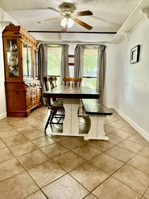 Single Family Residence For Sale in Erath County , 301 Bluebonnet Street, Stephenville, Texas 76401, 3 Bedroom, 2 Bathroom, 1 Garage spaces, 1,463 Sqft, built in 1983, mls#21268110, Real Estate Agent in Stephenville, Homes For Sale in Erath county, Homes For Sale in Stephenville, Realtor in Stephenville Texas, Real Estate Brokerage Independent Realty Texas, Luminita Cordes Realtor