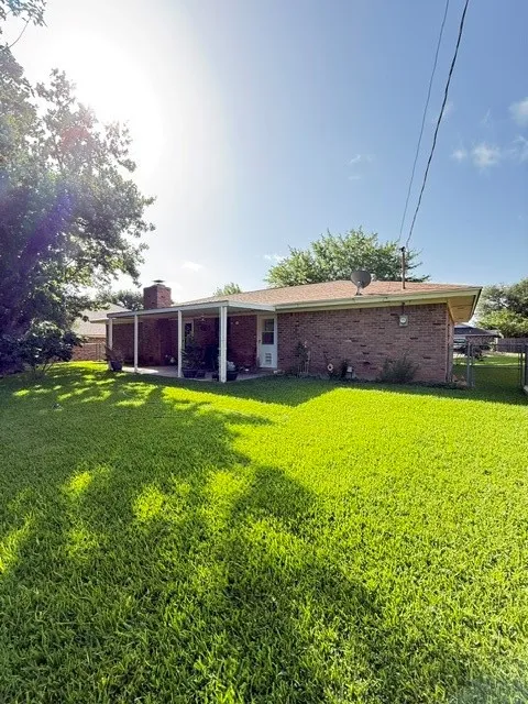 Single Family Residence For Sale in Erath County , 301 Bluebonnet Street, Stephenville, Texas 76401, 3 Bedroom, 2 Bathroom, 1 Garage spaces, 1,463 Sqft, built in 1983, mls#21268110, Real Estate Agent in Stephenville, Homes For Sale in Erath county, Homes For Sale in Stephenville, Realtor in Stephenville Texas, Real Estate Brokerage Independent Realty Texas, Luminita Cordes Realtor
