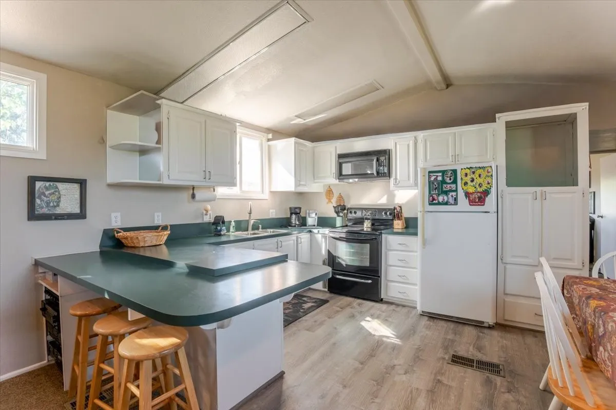 Spacious kitchen with nice space for entertaining