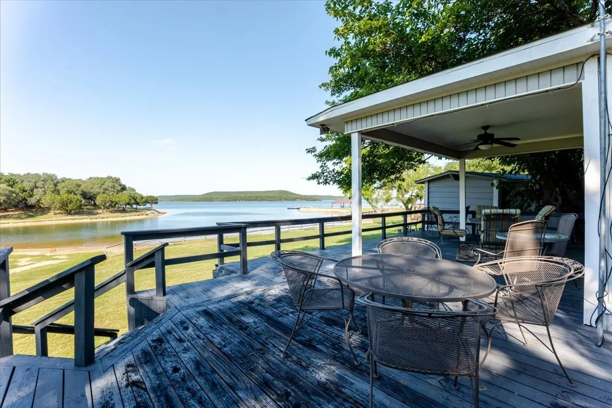 Manufactured Home For Sale in Palo Pinto County , 2334 Sanbar Road 22, Possum Kingdom Lake, Texas 76449, 3 Bedroom, 2 Bathroom, Garage spaces, 1,248 Sqft, built in 1982, mls#21267322, Real Estate Agent in Possum Kingdom Lake, Homes For Sale in Palo Pinto county, Homes For Sale in Possum Kingdom Lake, Realtor in Possum Kingdom Lake Texas, Real Estate Brokerage Independent Realty Texas, Luminita Cordes Realtor