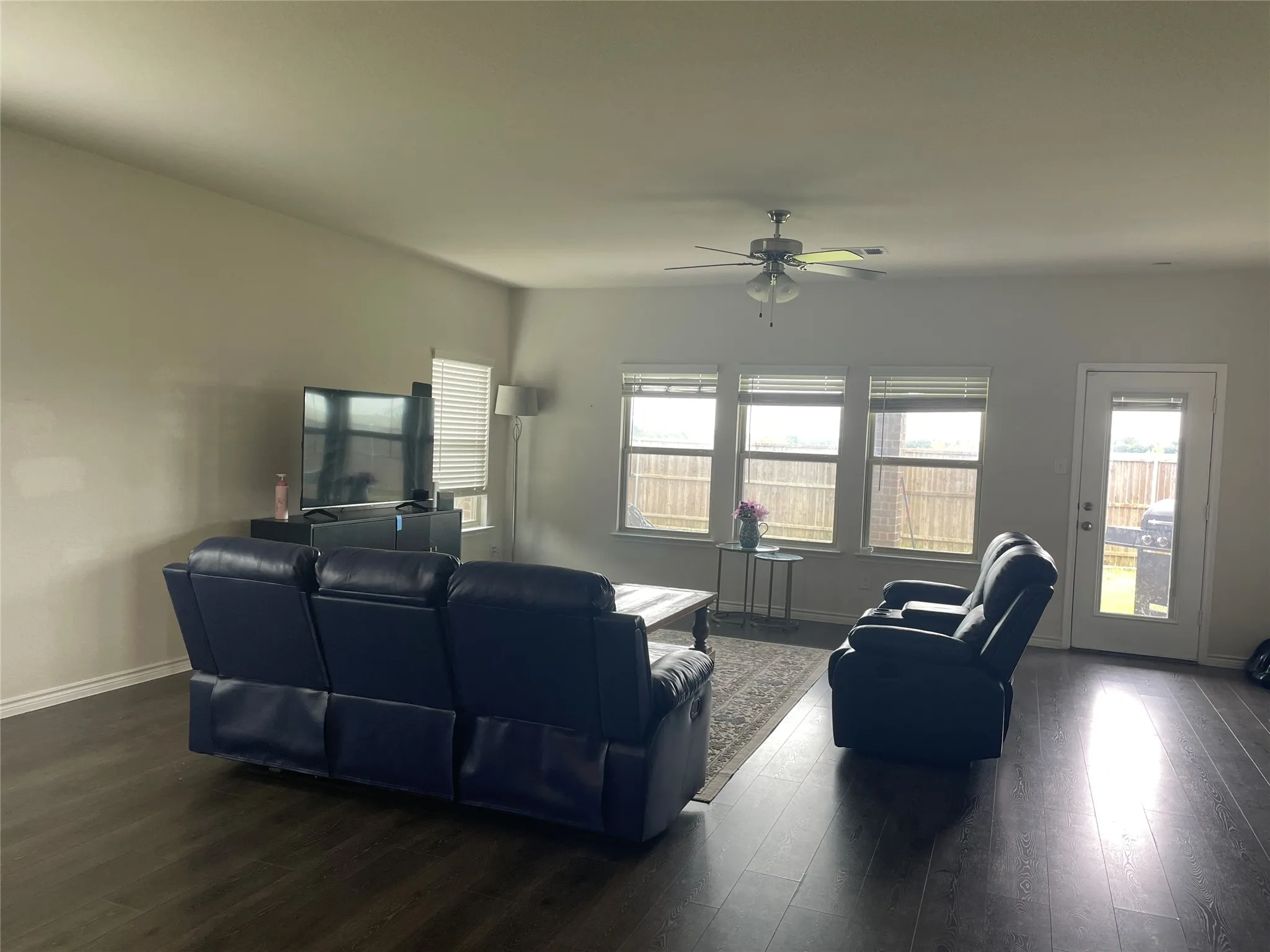 Single Family Residence For Rent in Rockwall County , 564 Declaration Way, Fate, Texas 75189, 4 Bedroom, 3 Bathroom, 2 Garage spaces, 2,670 Sqft, built in 2021, mls#21268258, Real Estate Agent in Fate, Homes For Rent in Rockwall county, Homes For Rent in Fate, Realtor in Fate Texas, Real Estate Brokerage Independent Realty Texas, Luminita Cordes Realtor